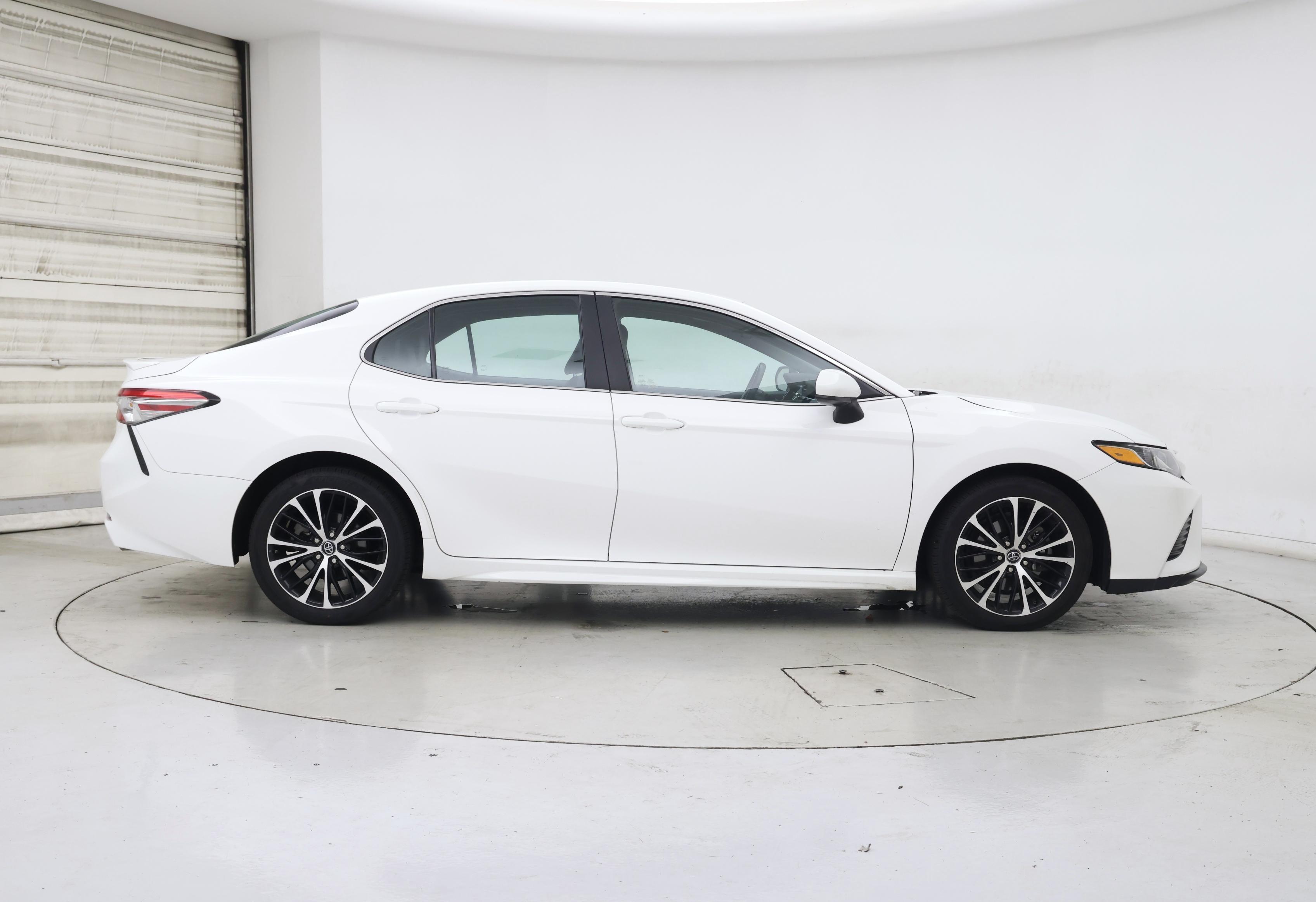 Thumbnail: 2018 Toyota Camry - 7