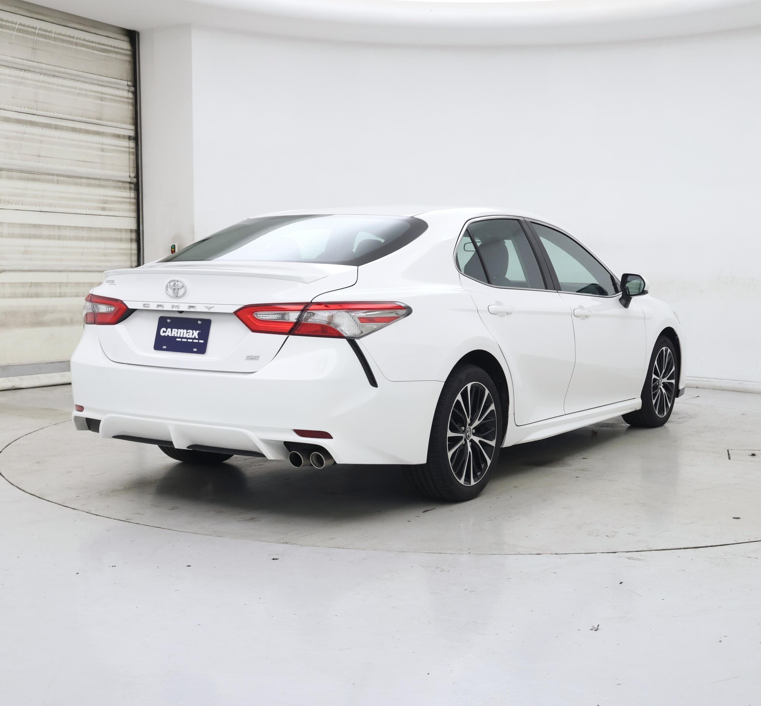 Thumbnail: 2018 Toyota Camry - 8