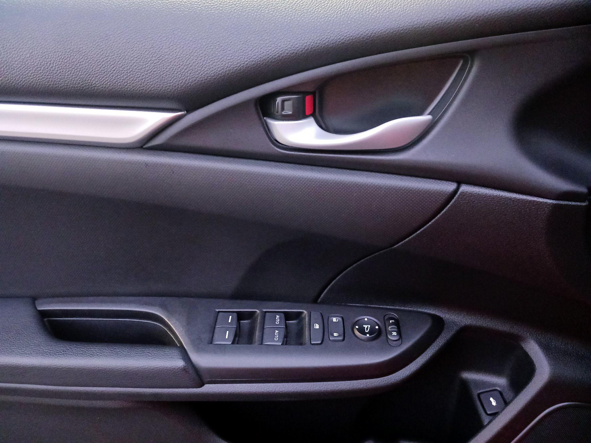 Thumbnail: 2020 Honda Civic - 10