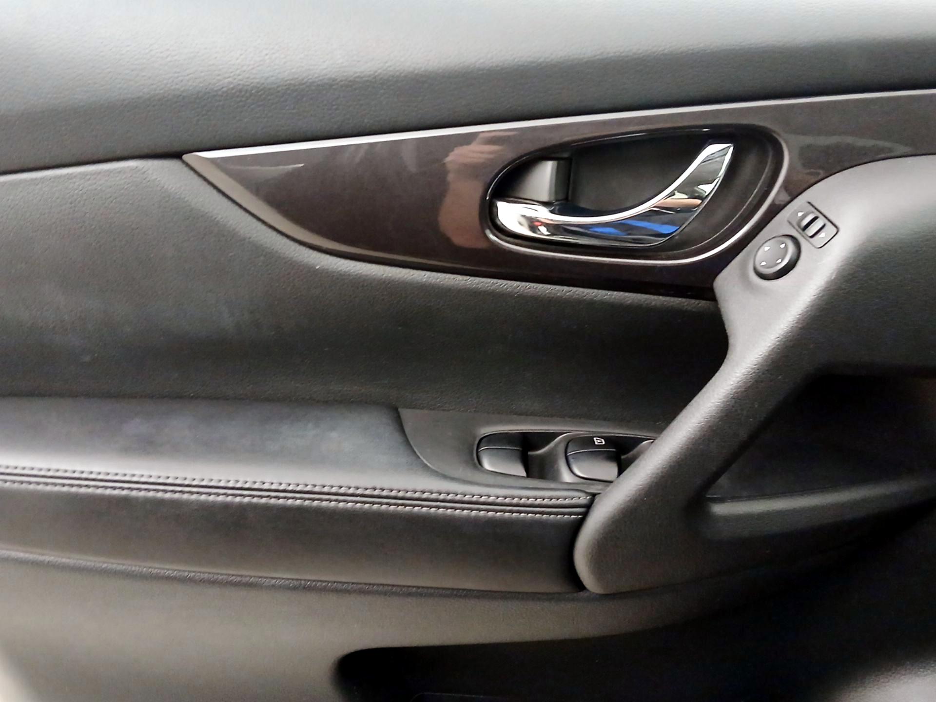 Thumbnail: 2018 Nissan Rogue - 10