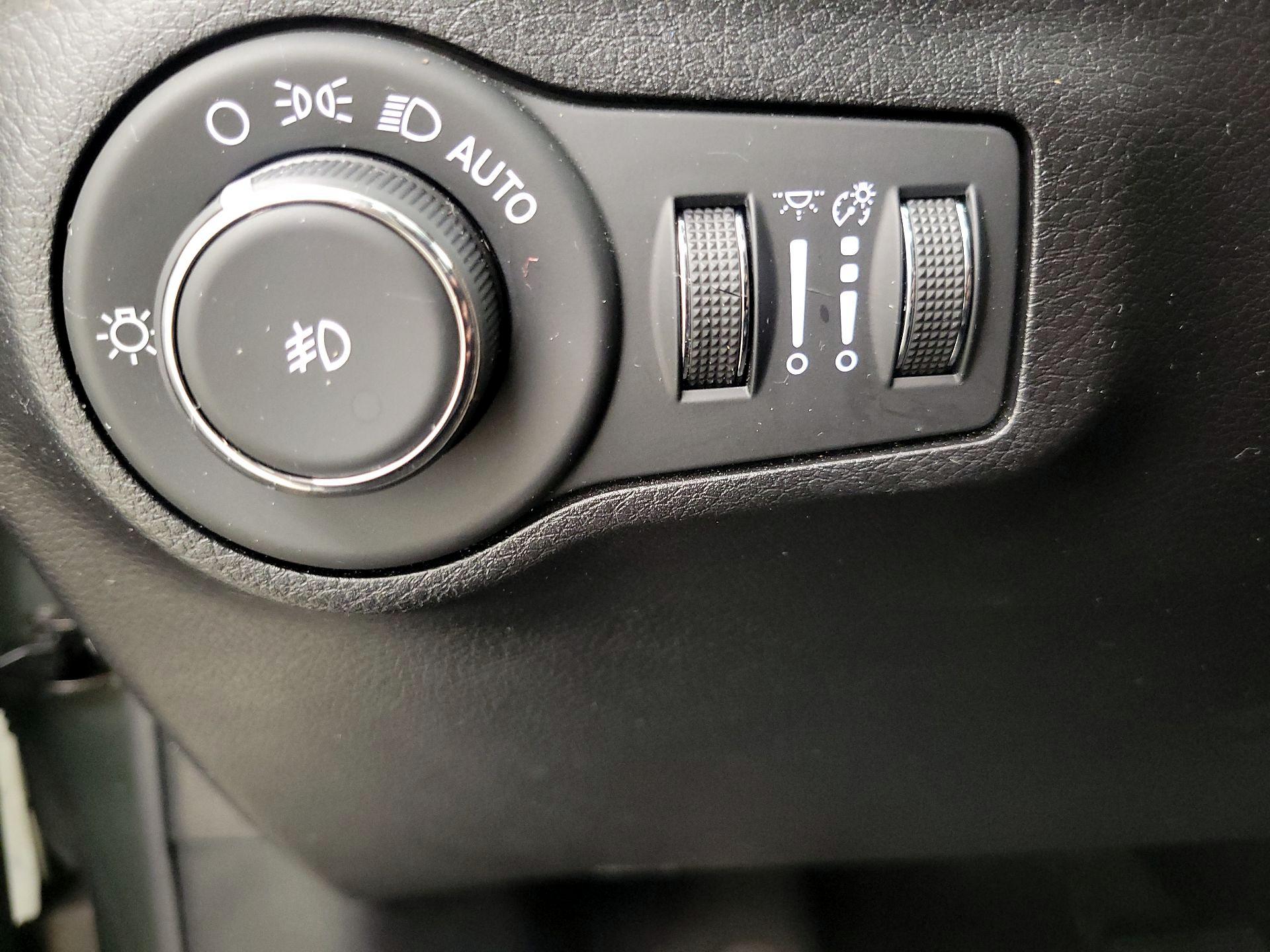 Thumbnail: 2020 Jeep Compass - 13