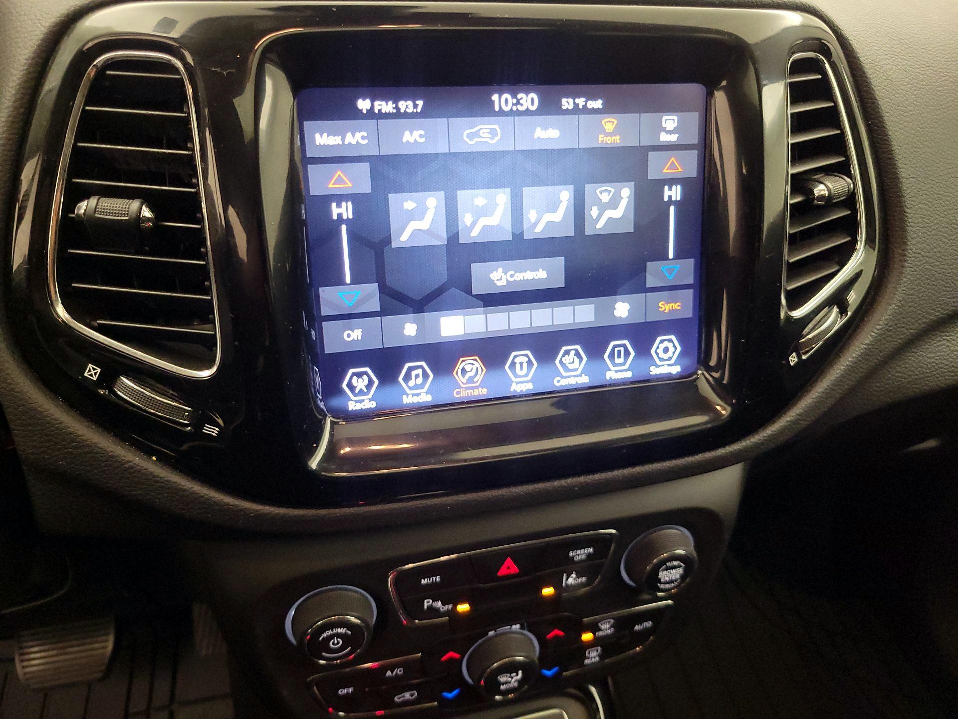 Thumbnail: 2020 Jeep Compass - 15