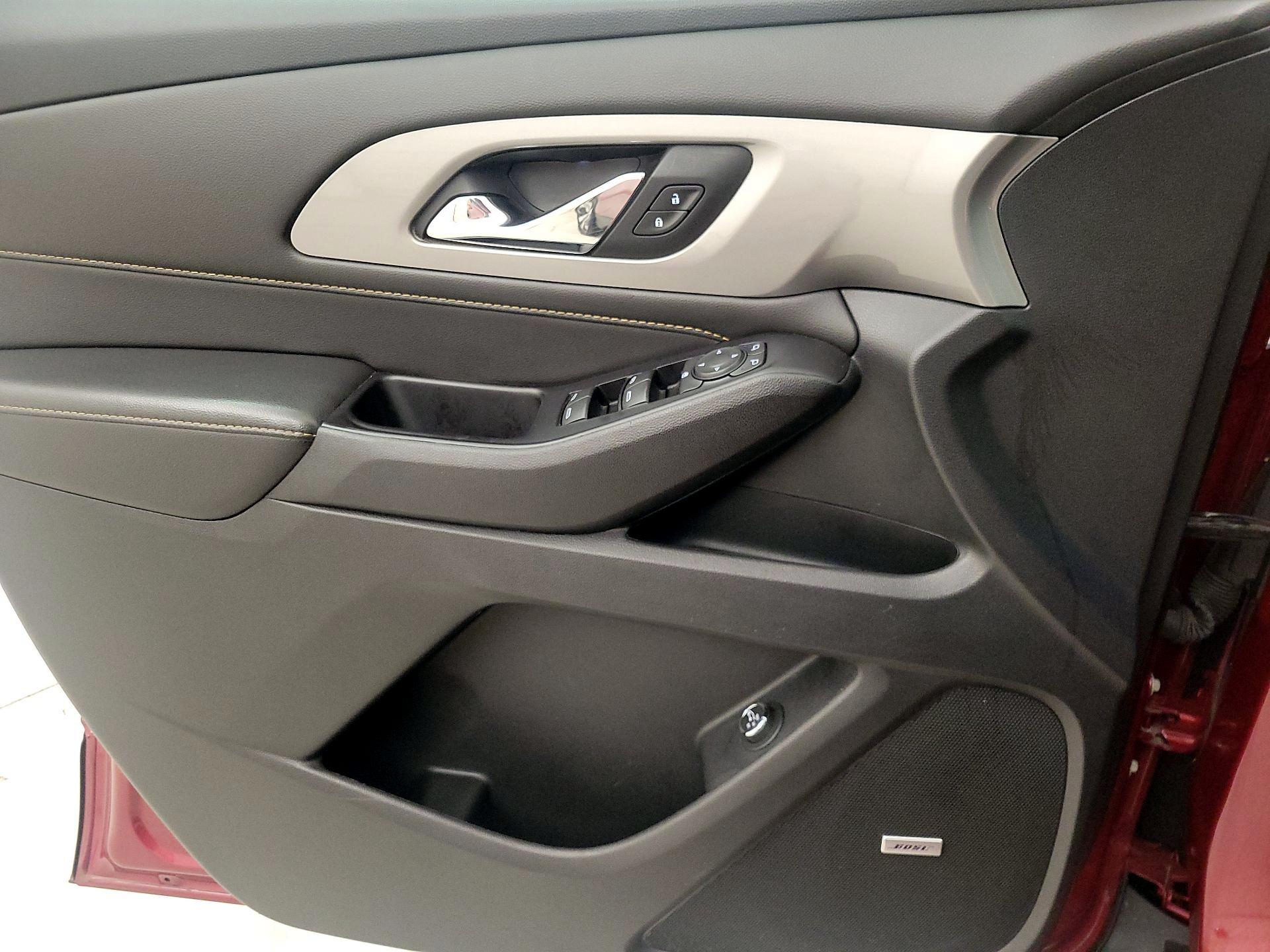 Thumbnail: 2020 Chevrolet Traverse - 12