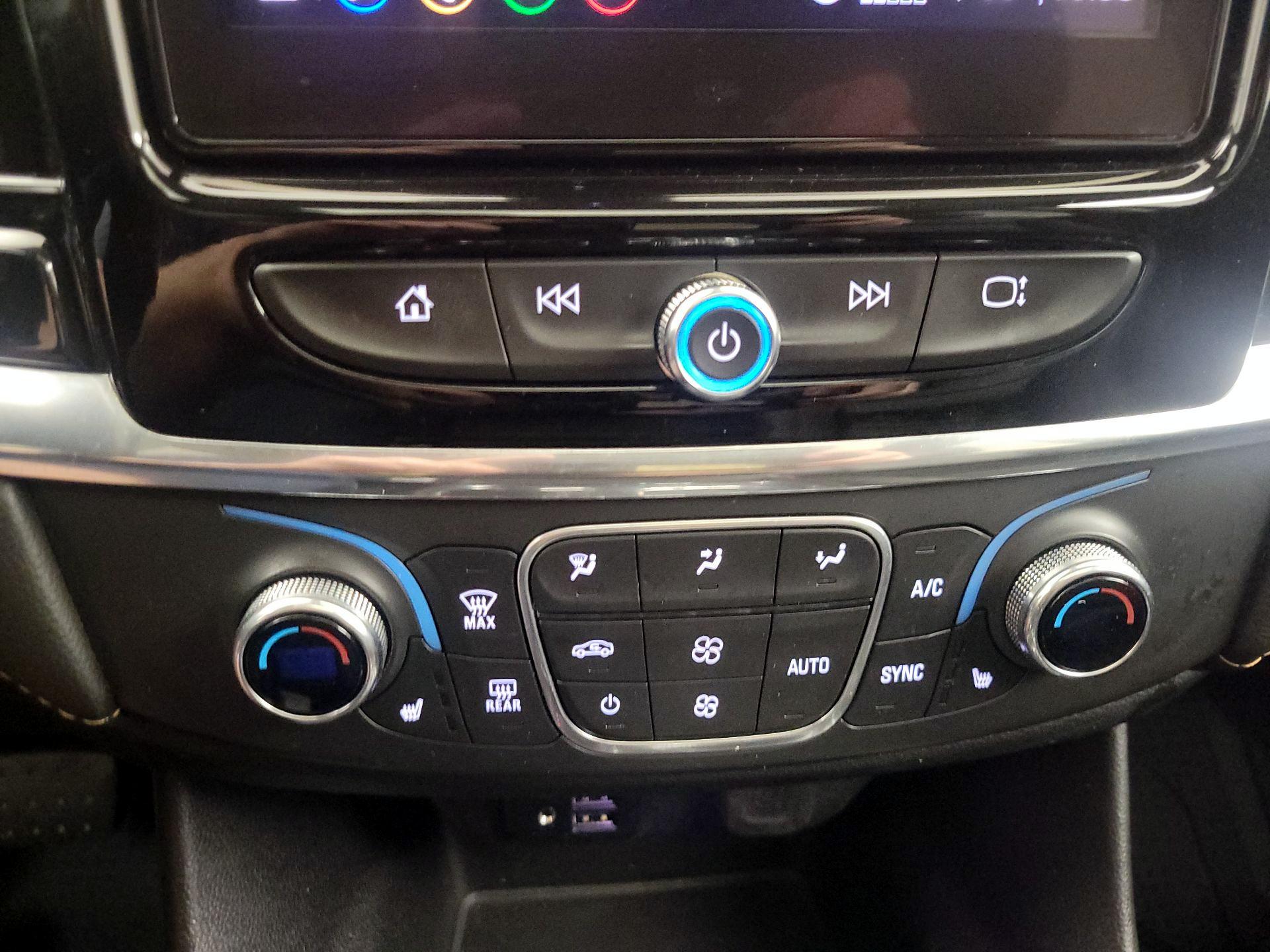 Thumbnail: 2020 Chevrolet Traverse - 16
