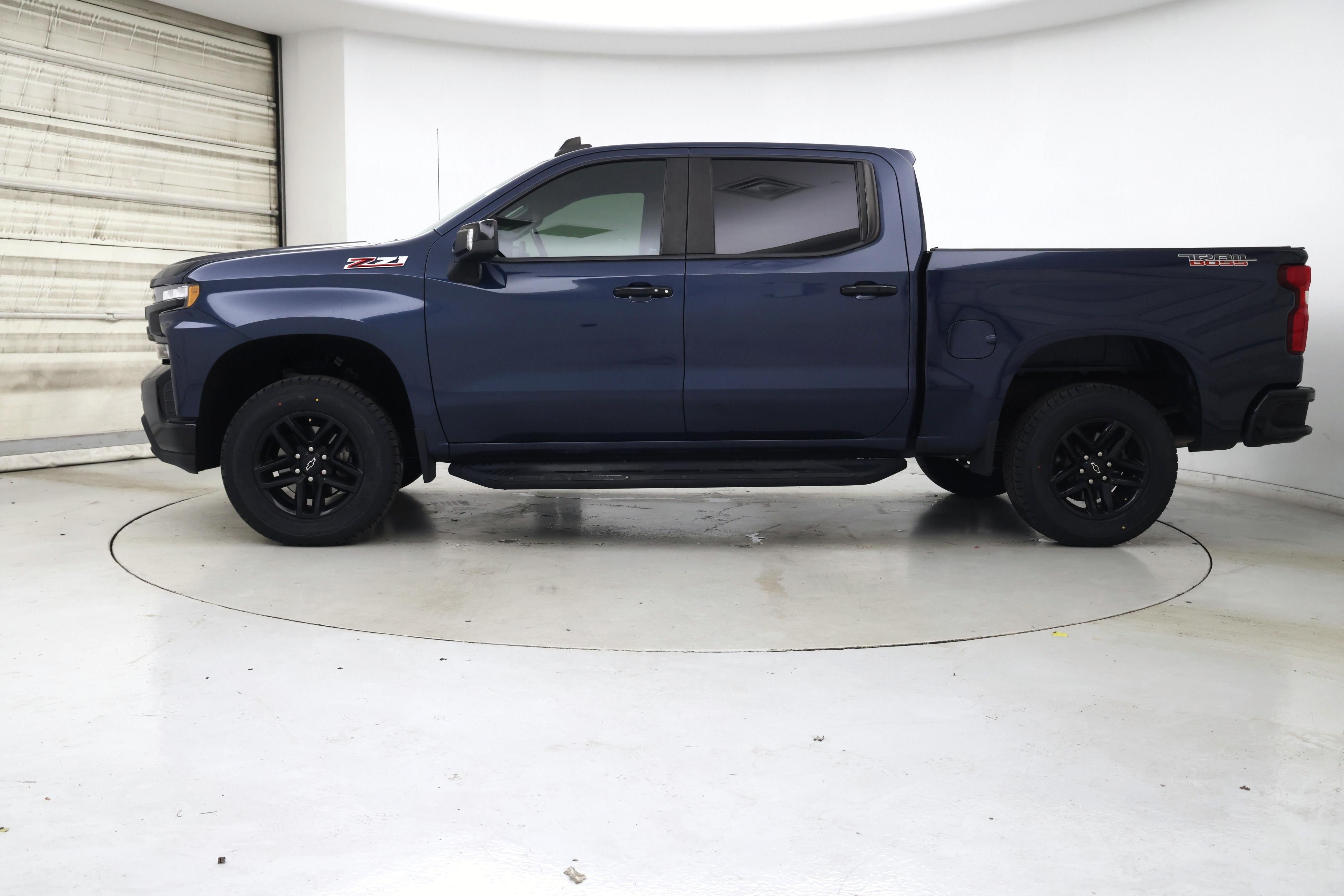 Thumbnail: 2020 Chevrolet Silverado 1500 - 3