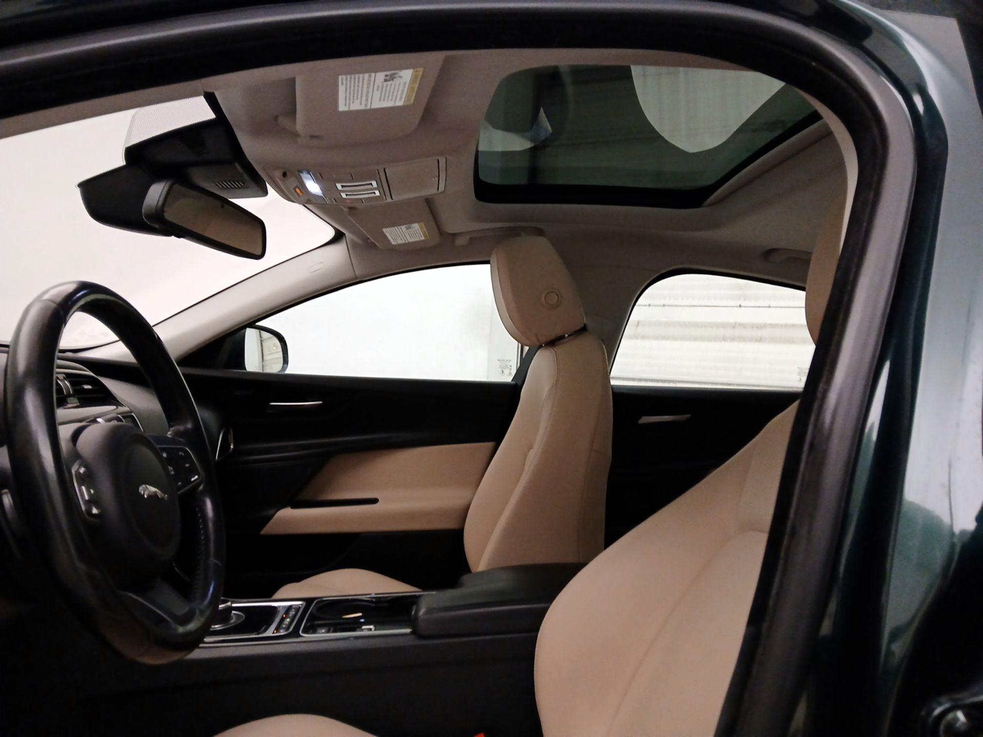 Thumbnail: 2017 Jaguar XE - 19