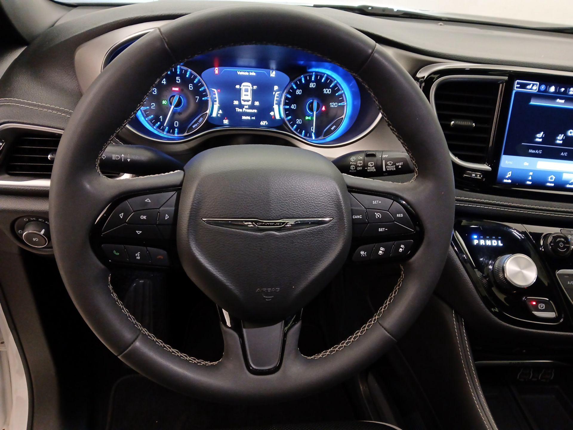 Thumbnail: 2022 Chrysler Pacifica - 10