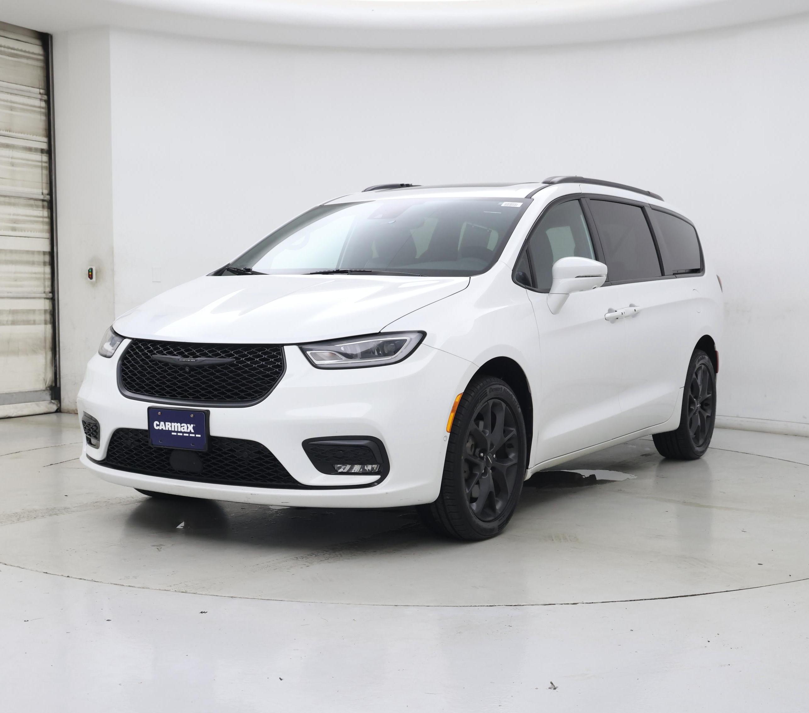 Thumbnail: 2022 Chrysler Pacifica - 4