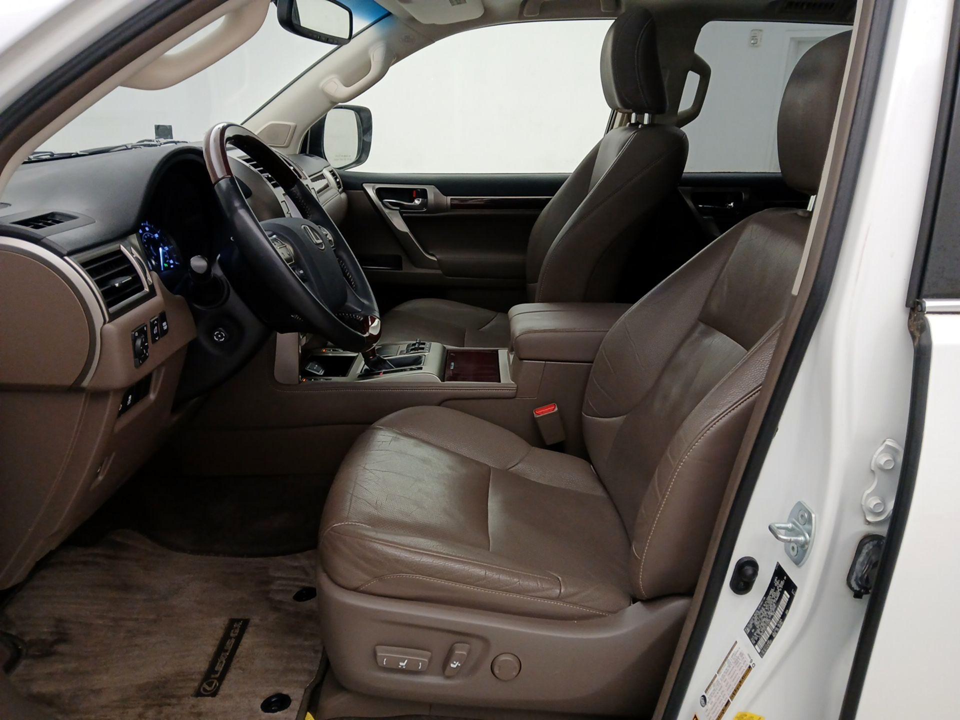 Thumbnail: 2014 Lexus GX - 11