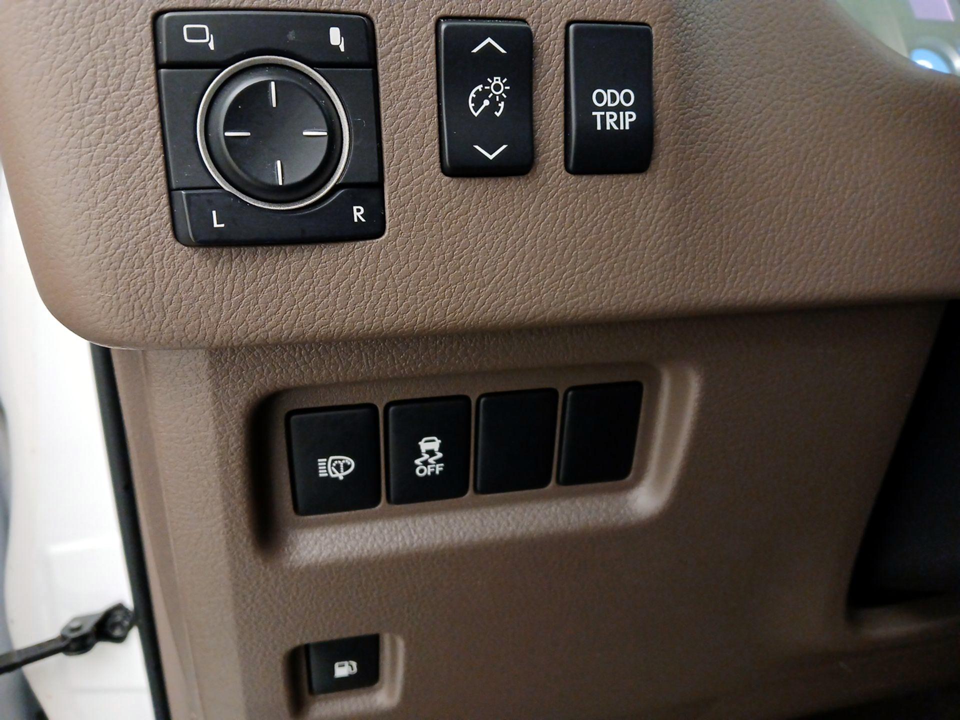 Thumbnail: 2014 Lexus GX - 13