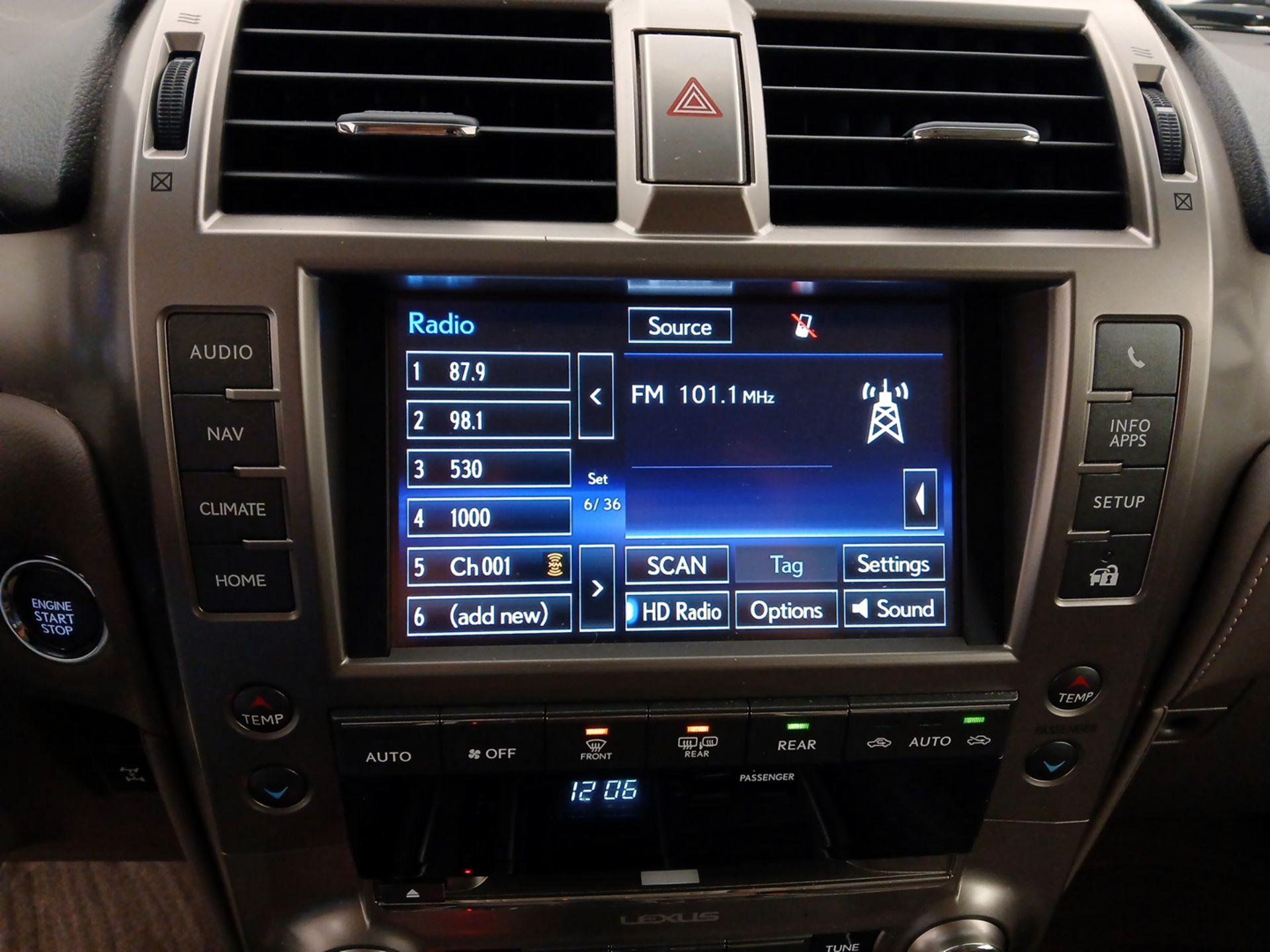 Thumbnail: 2014 Lexus GX - 16