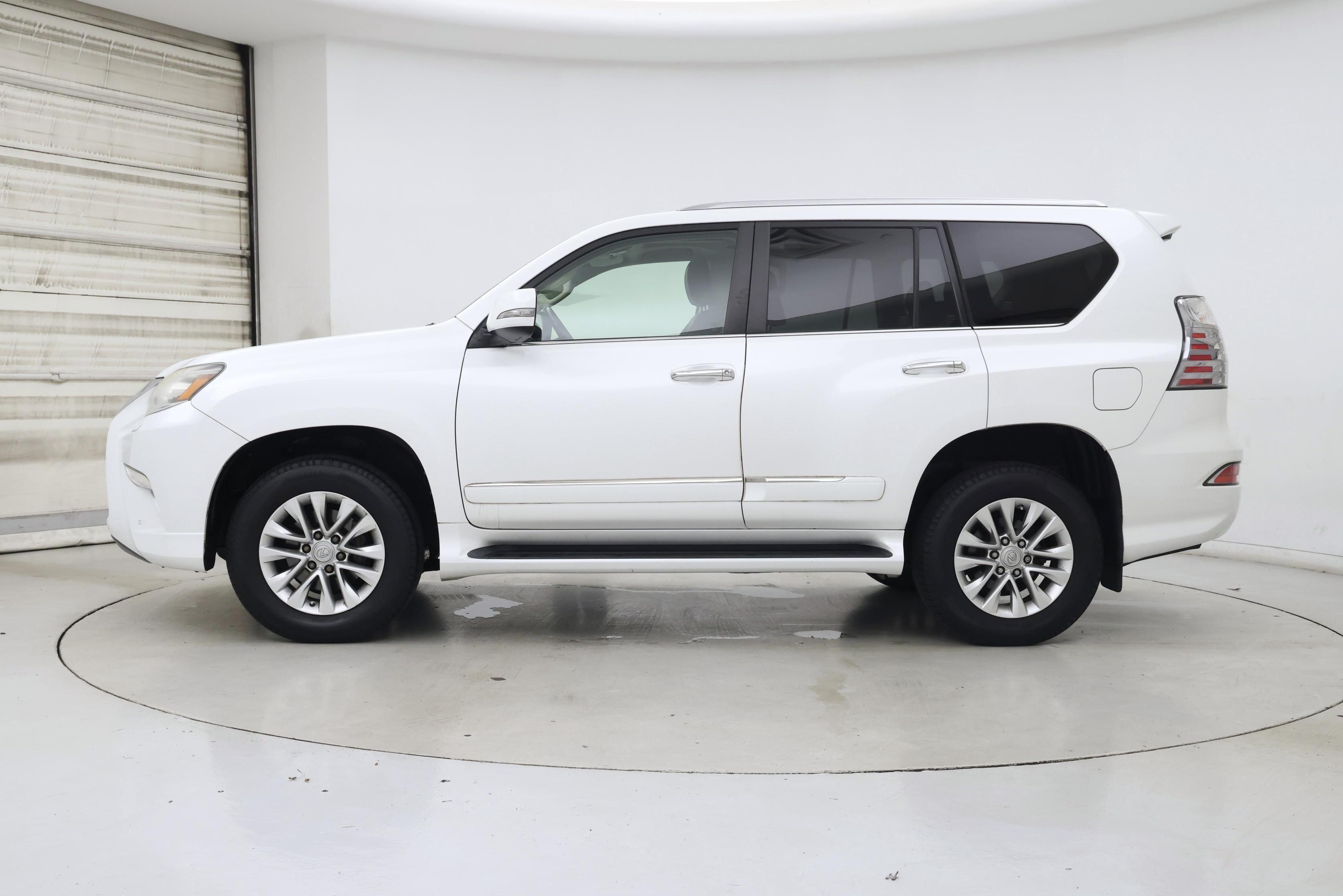 Thumbnail: 2014 Lexus GX - 3
