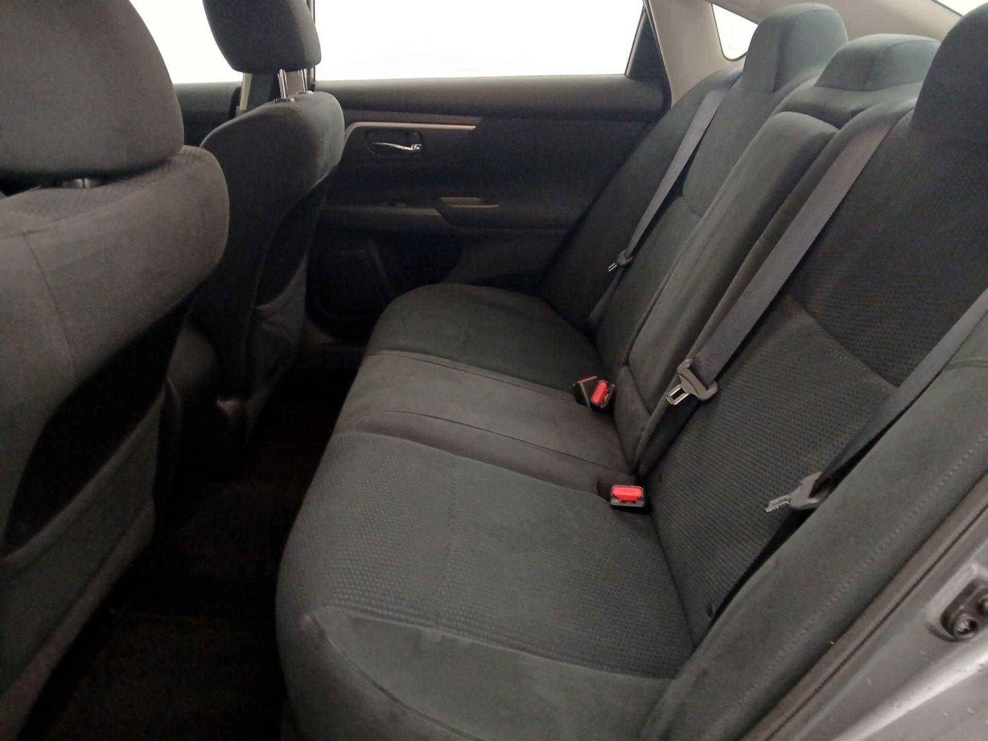 Thumbnail: 2015 Nissan Altima - 19