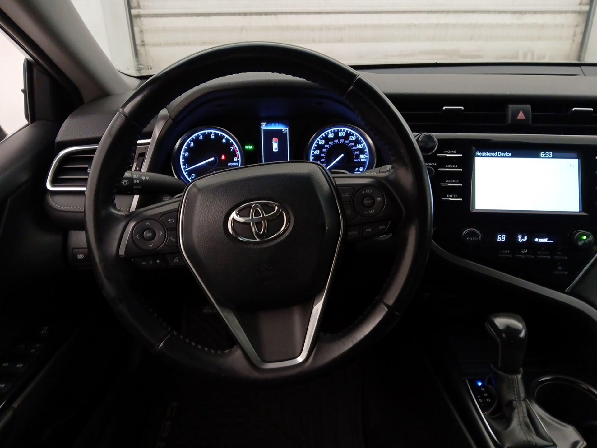 Thumbnail: 2018 Toyota Camry - 10