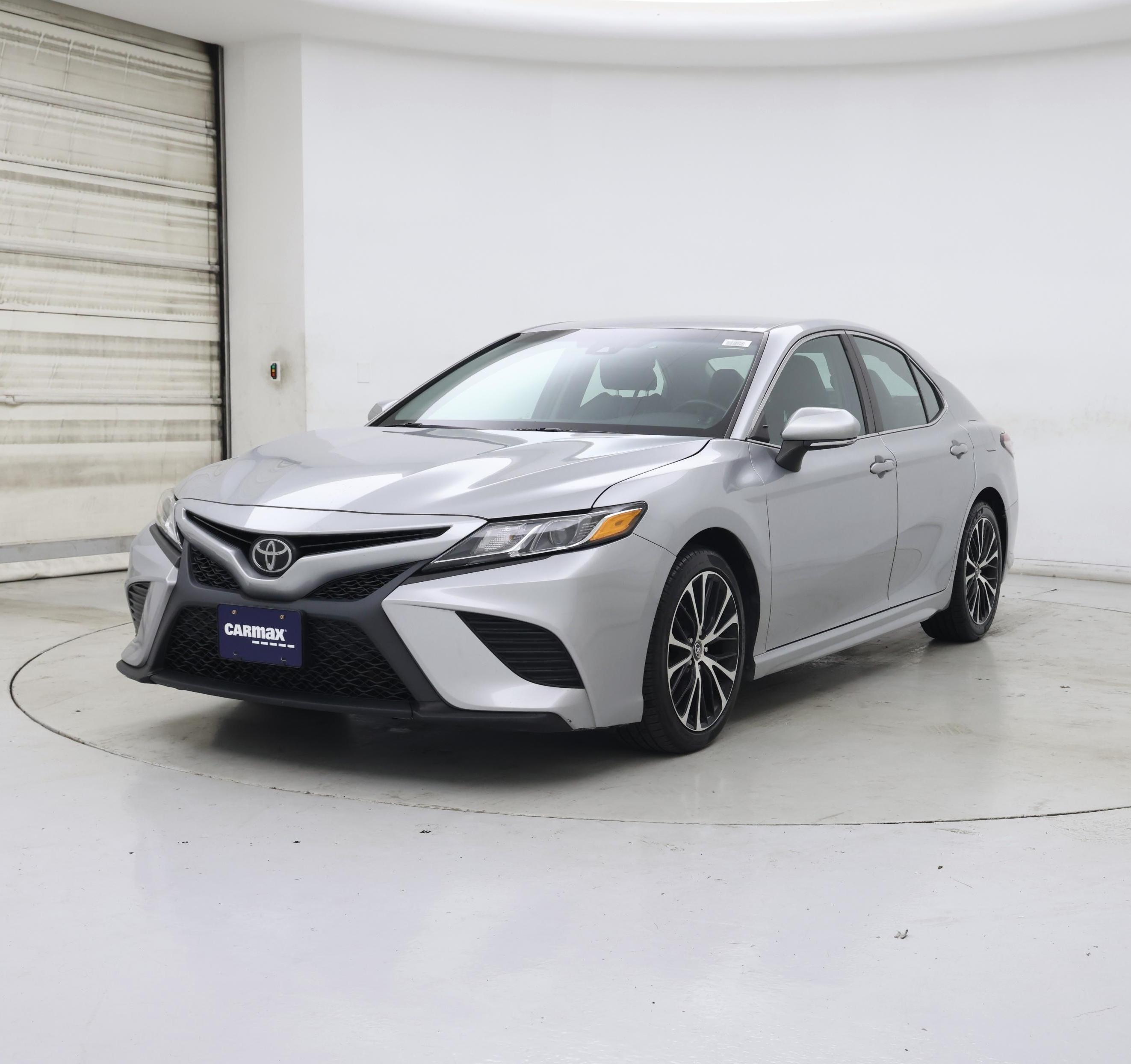 Thumbnail: 2018 Toyota Camry - 4