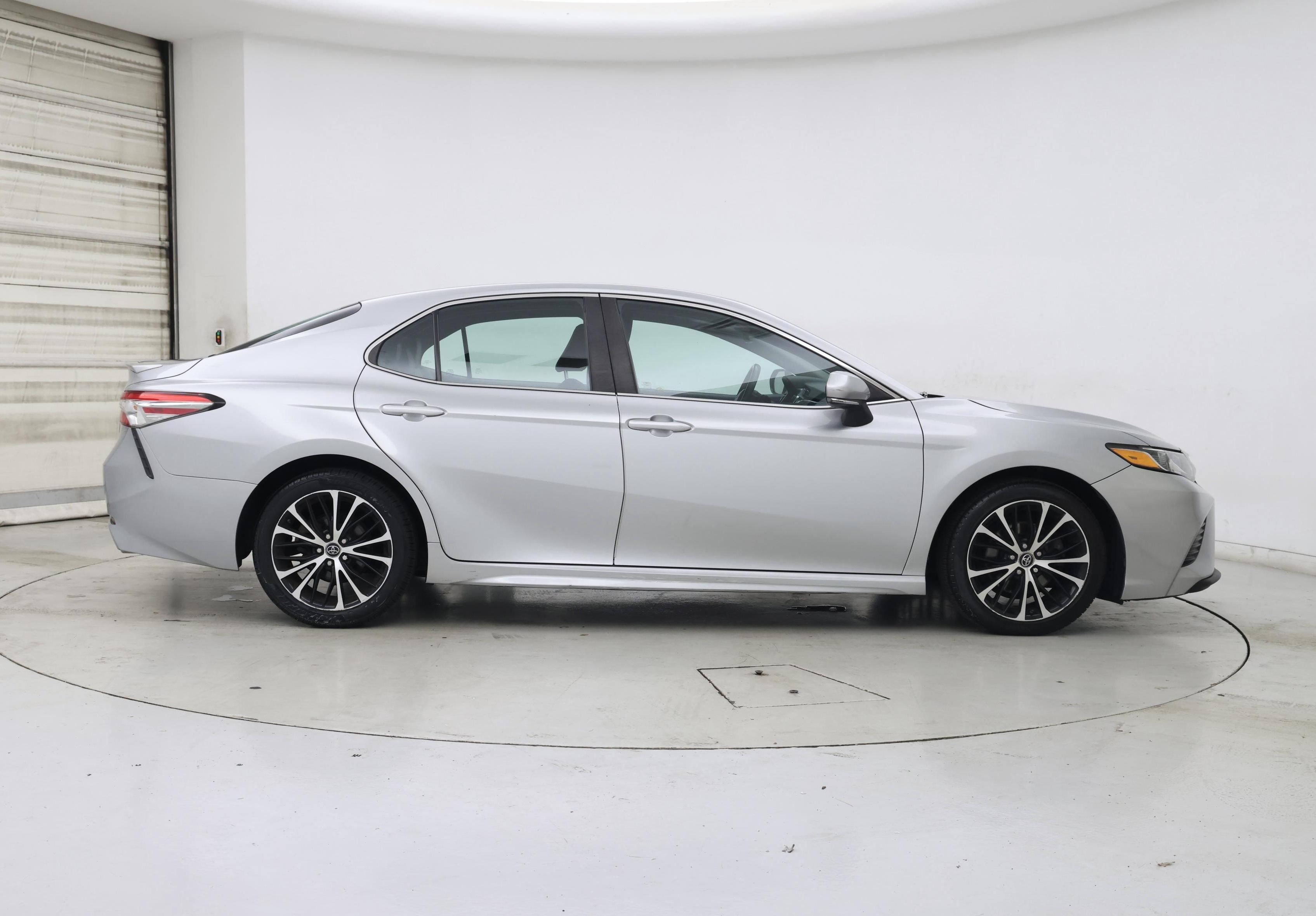 Thumbnail: 2018 Toyota Camry - 7
