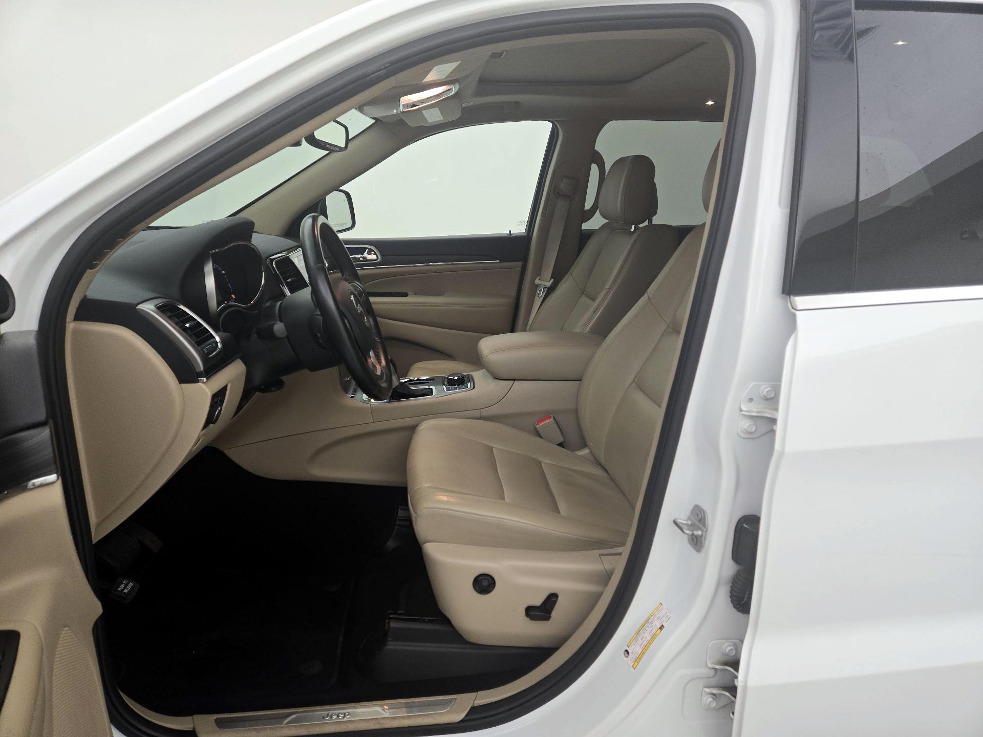 Thumbnail: 2020 Jeep Grand Cherokee - 11