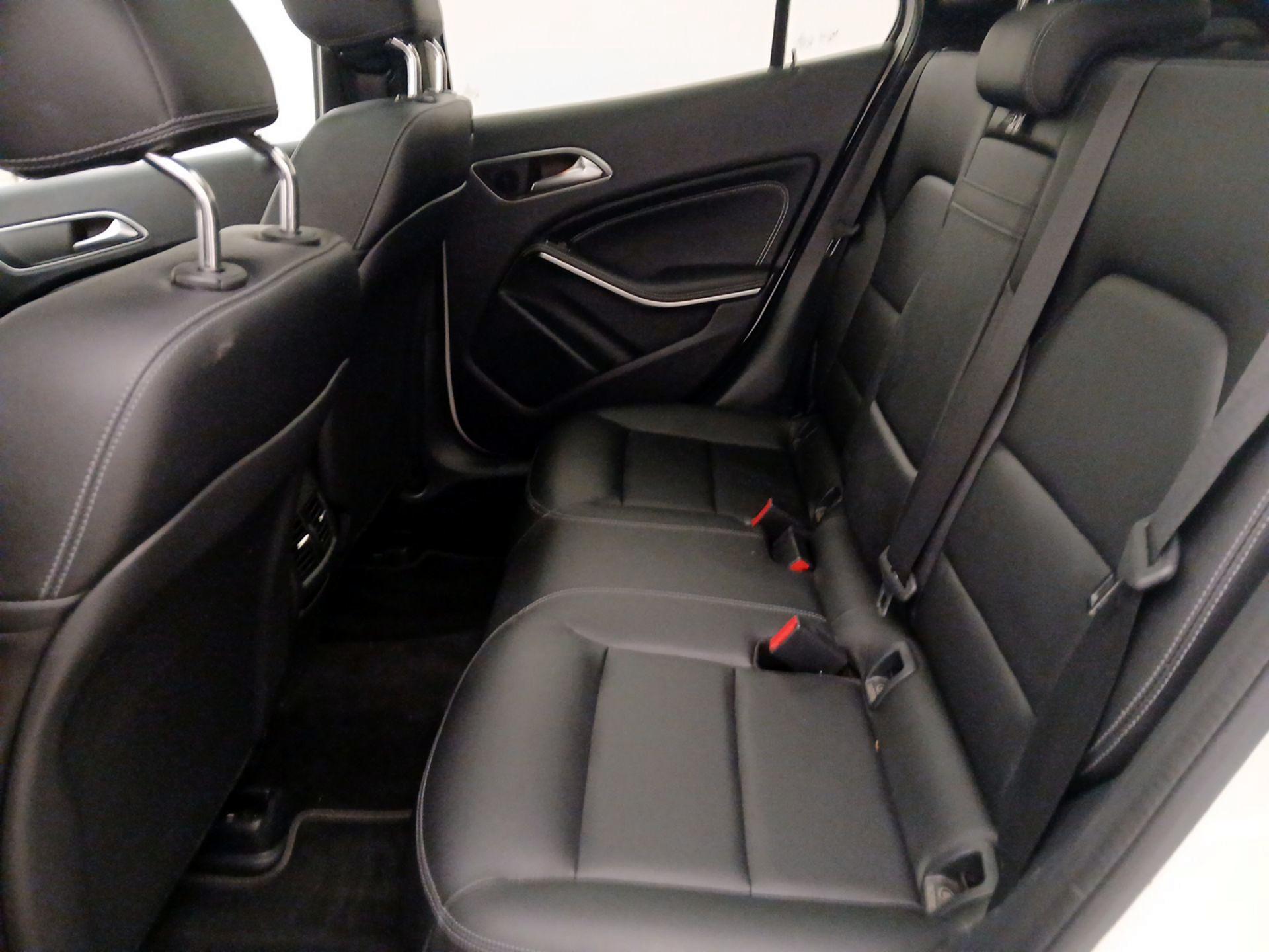 Thumbnail: 2016 Mercedes-Benz GLA - 18