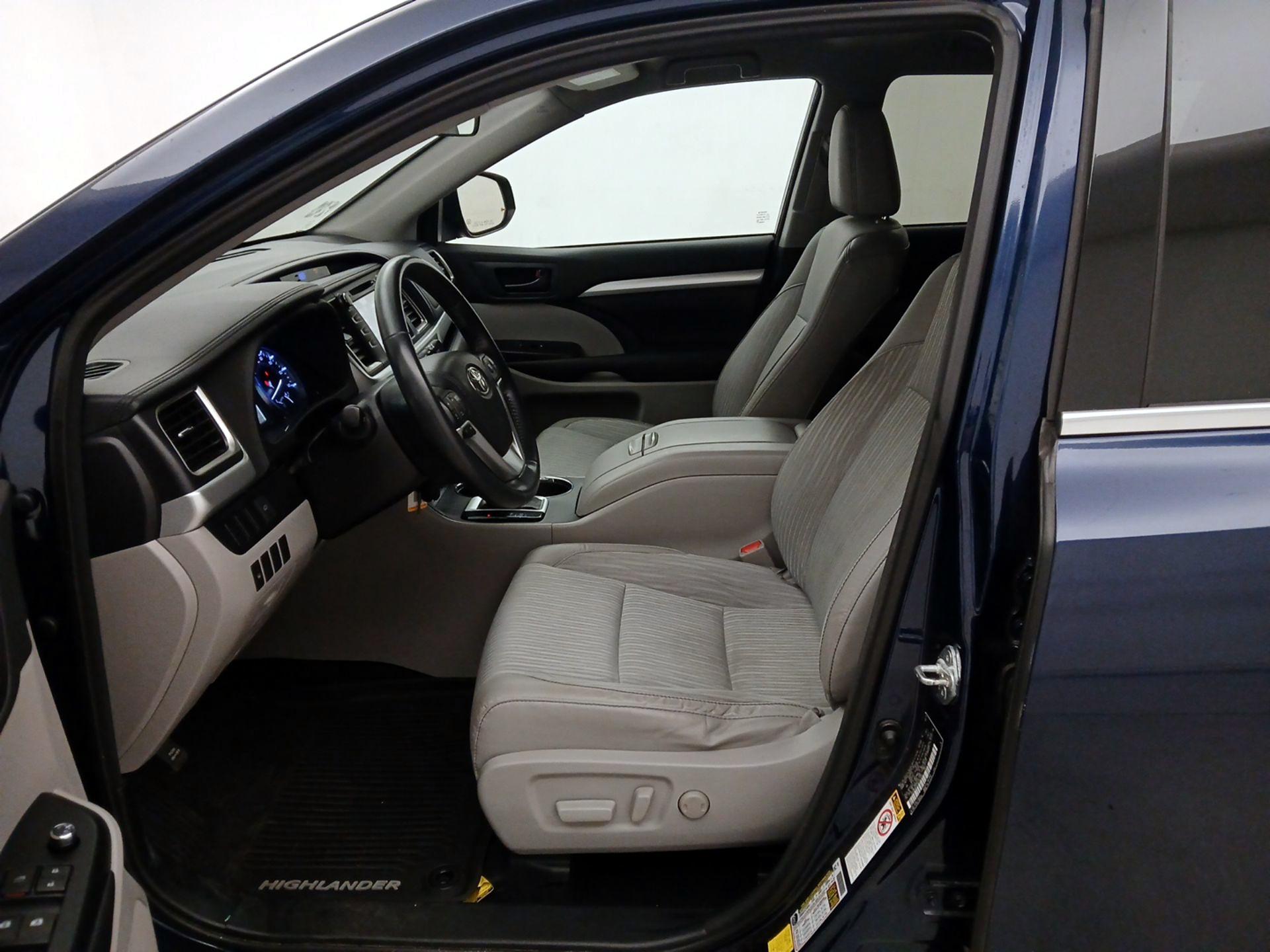 Thumbnail: 2016 Toyota Highlander - 11