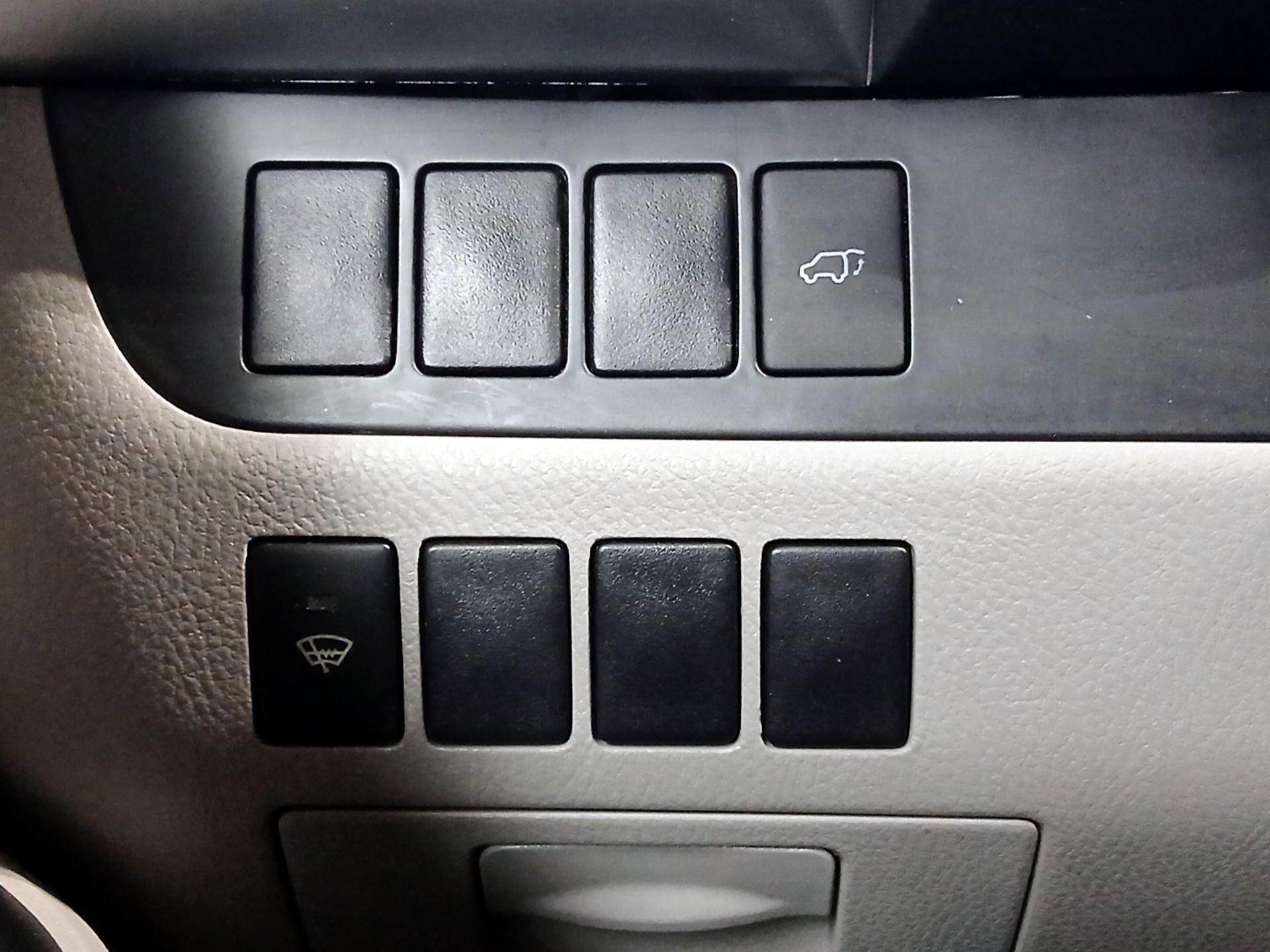 Thumbnail: 2016 Toyota Highlander - 13