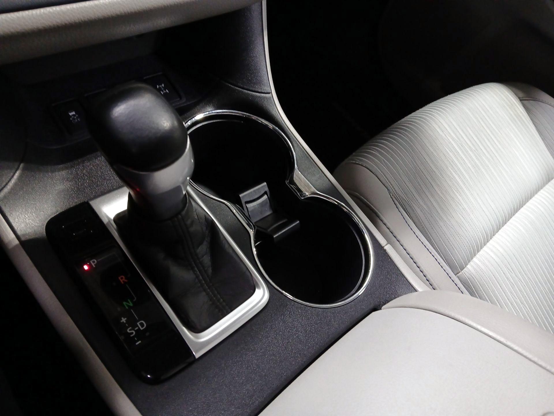 Thumbnail: 2016 Toyota Highlander - 17