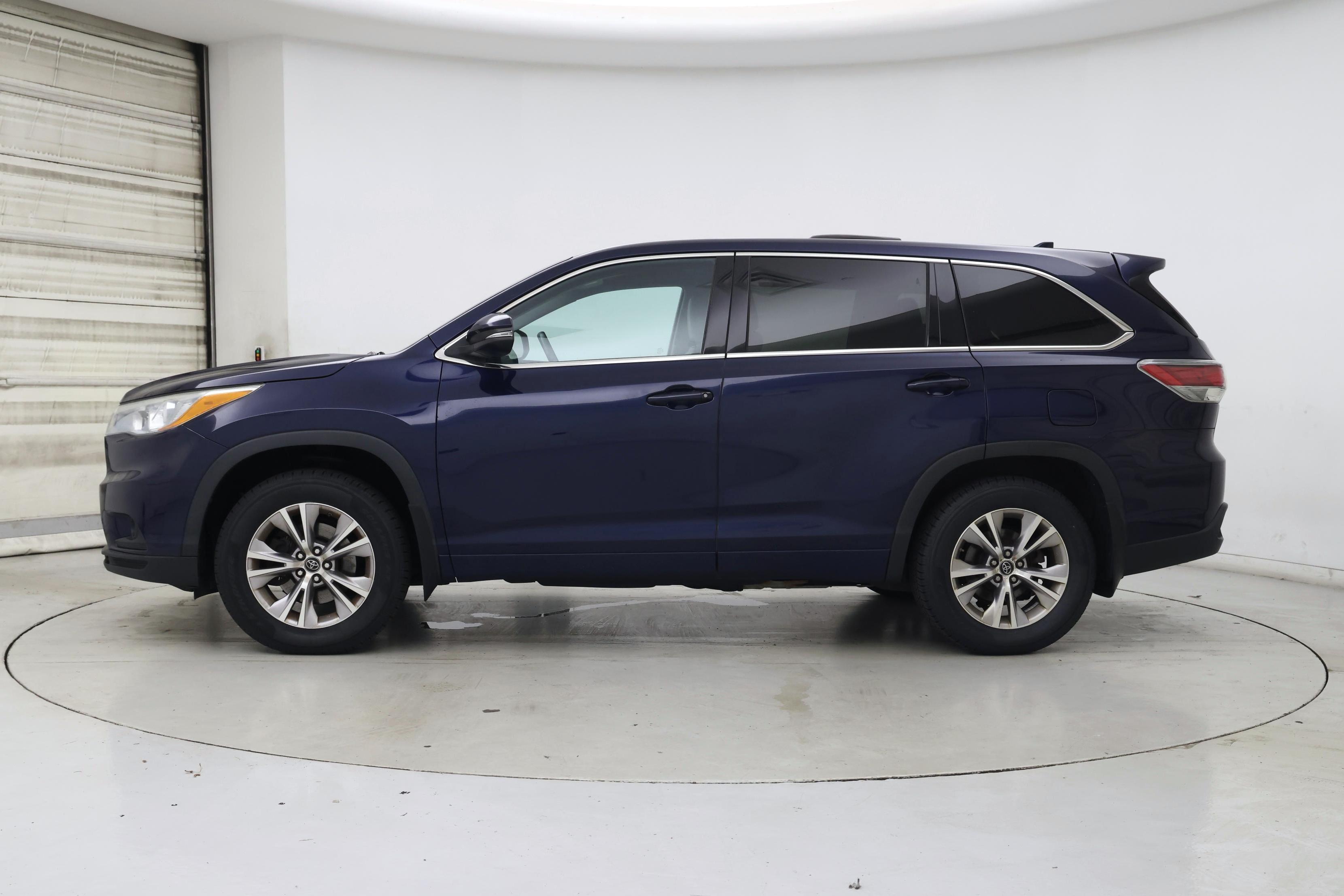 Thumbnail: 2016 Toyota Highlander - 3
