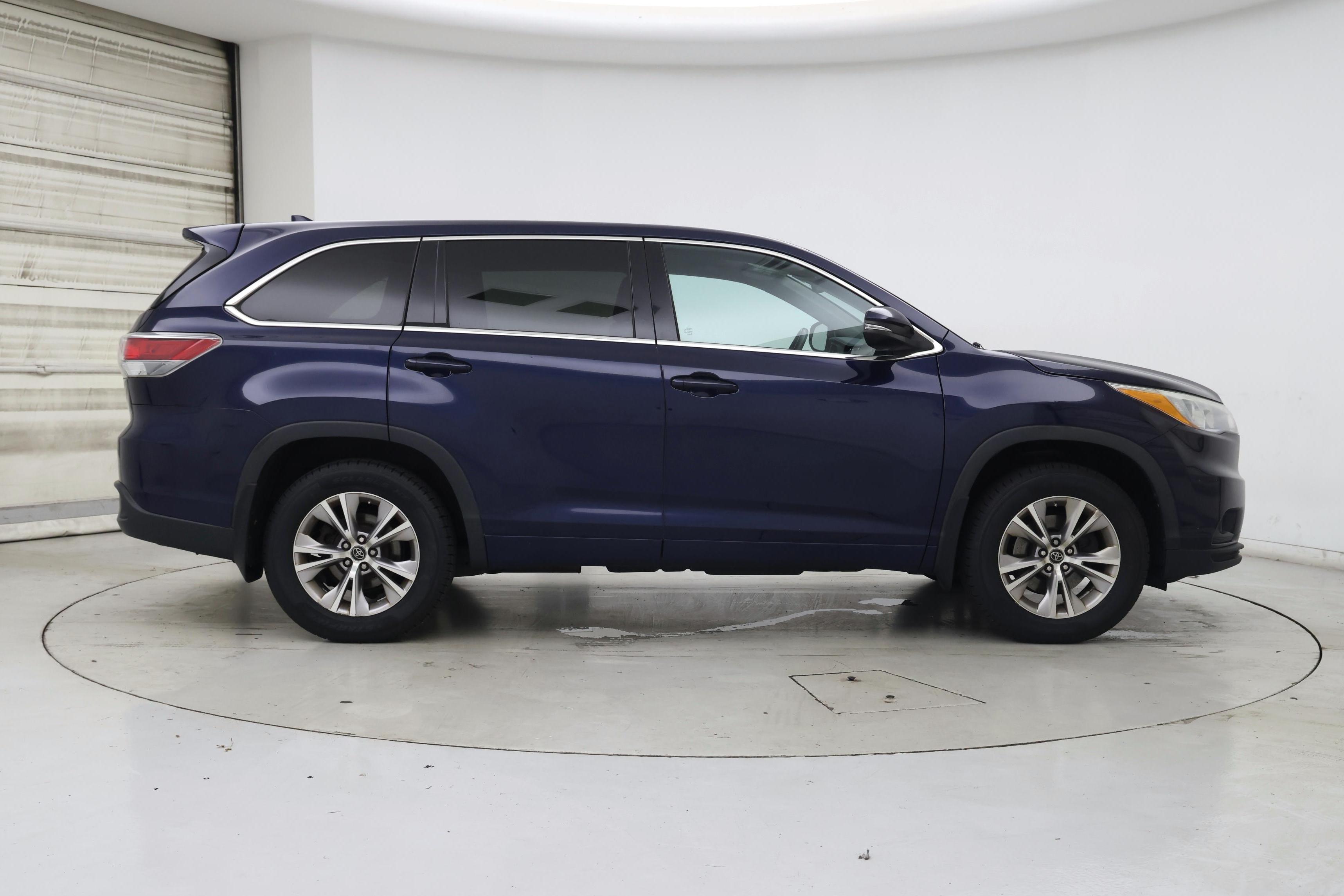 Thumbnail: 2016 Toyota Highlander - 7