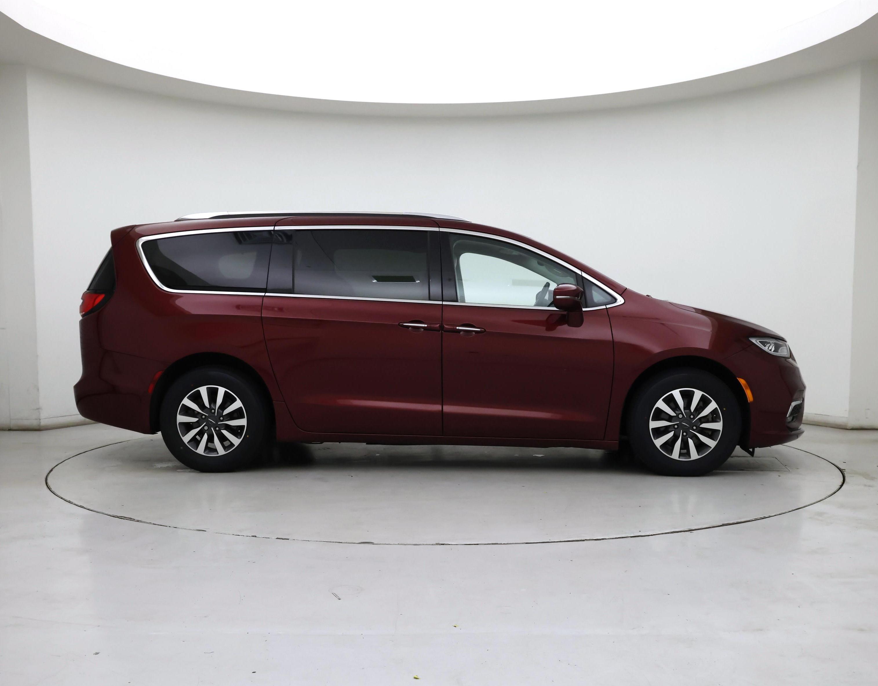 Thumbnail: 2021 Chrysler Pacifica - 7
