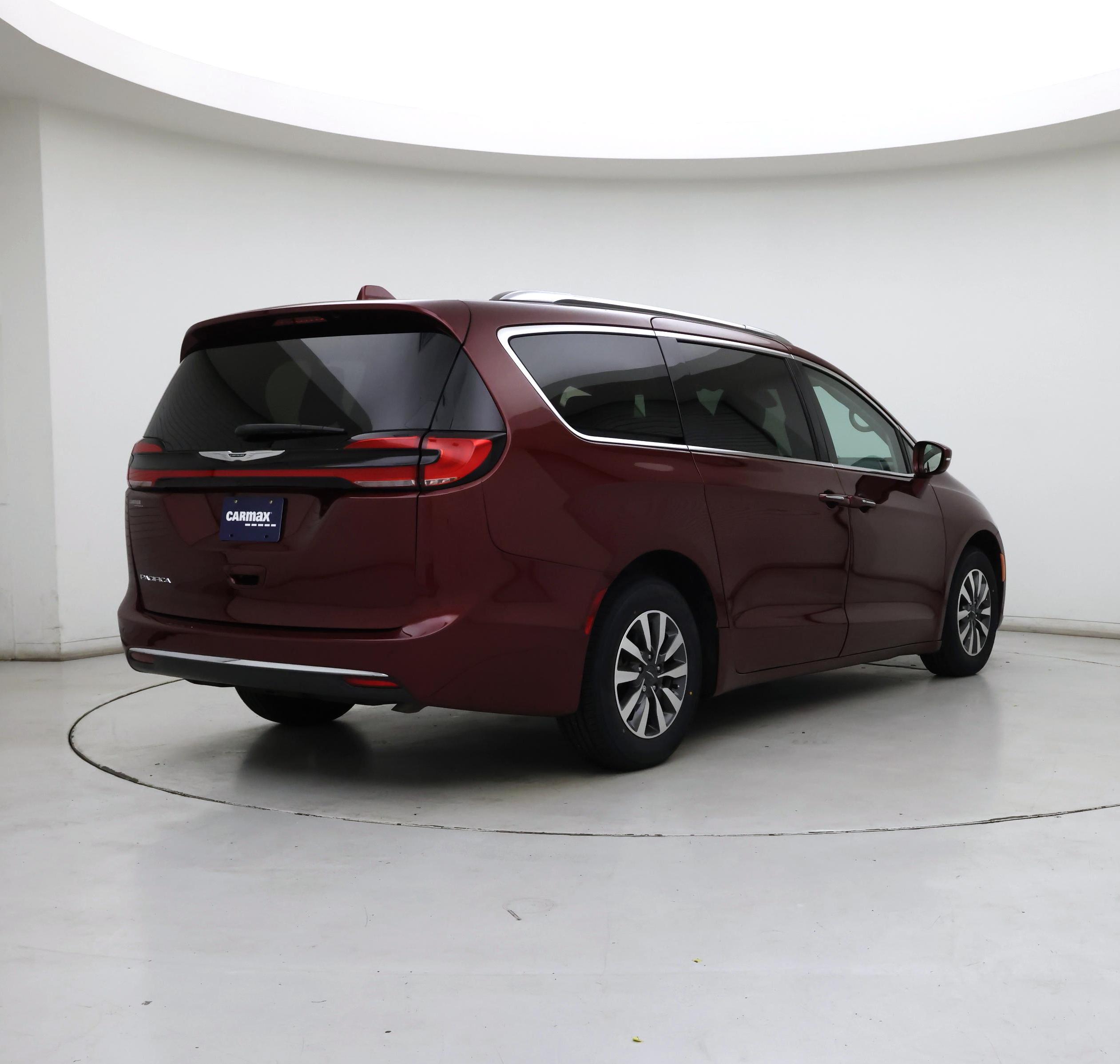 Thumbnail: 2021 Chrysler Pacifica - 8
