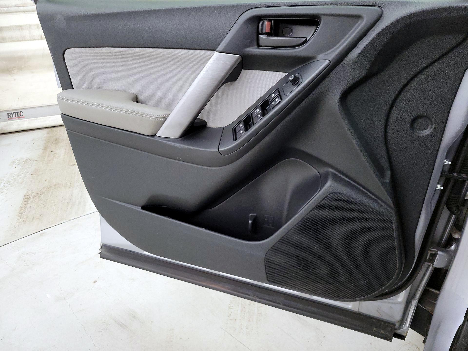 Thumbnail: 2016 Subaru Forester - 12