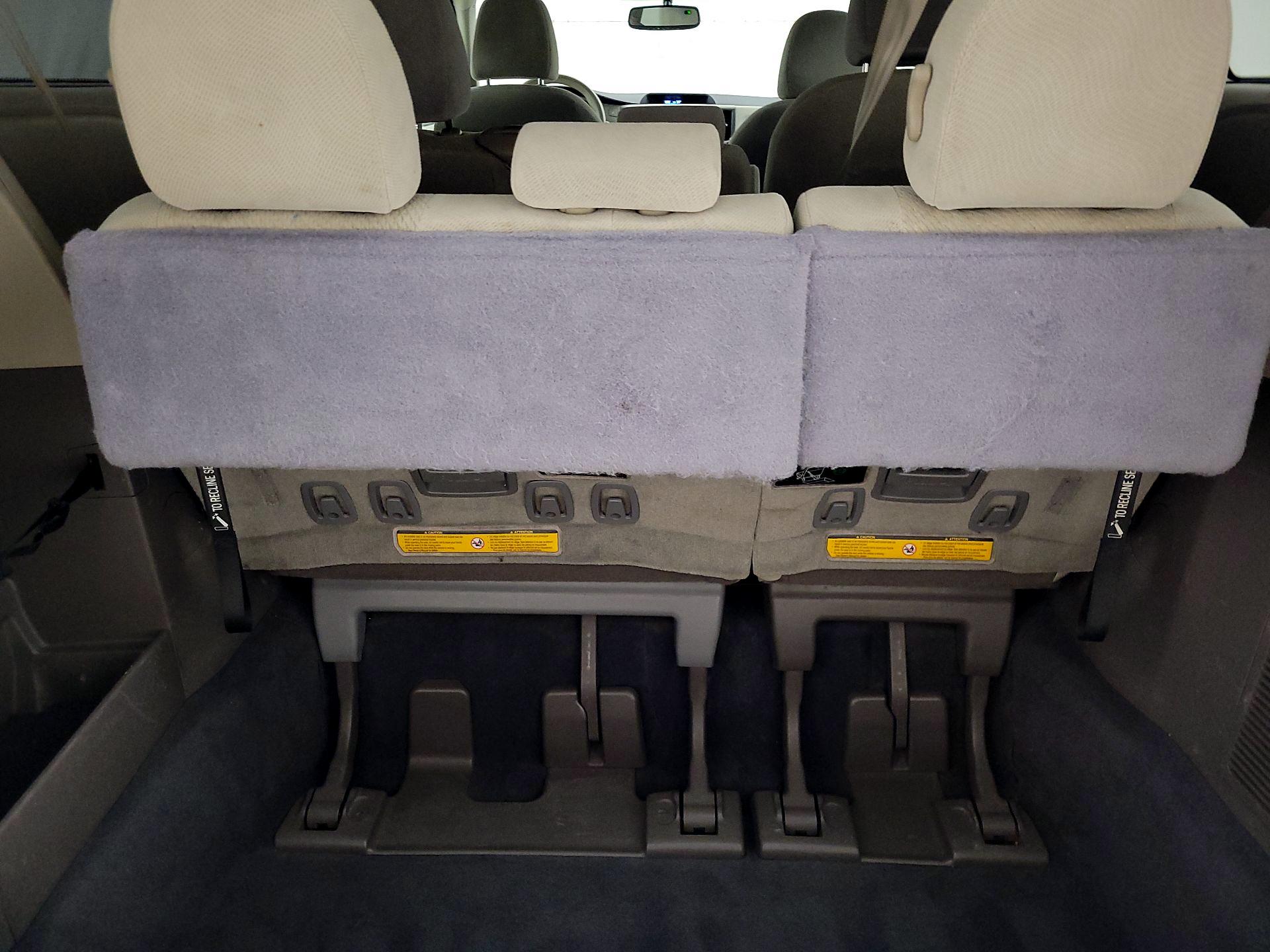 Thumbnail: 2014 Toyota Sienna - 17