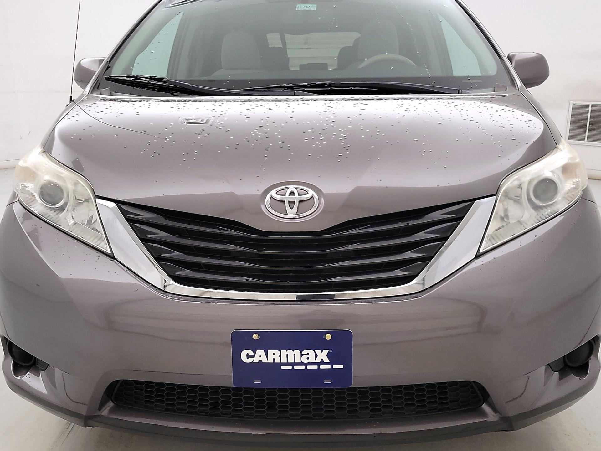 Thumbnail: 2014 Toyota Sienna - 2