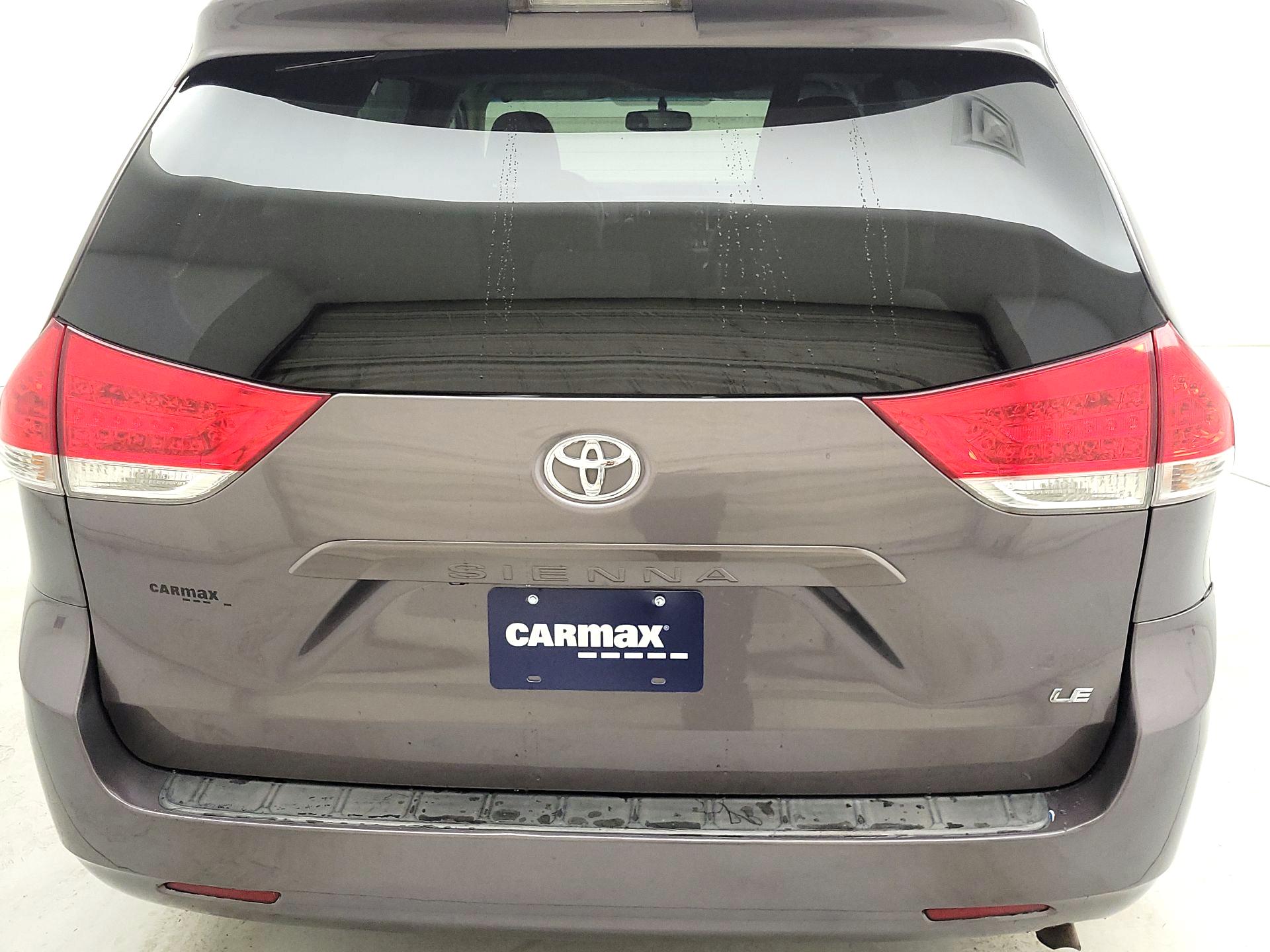 Thumbnail: 2014 Toyota Sienna - 6