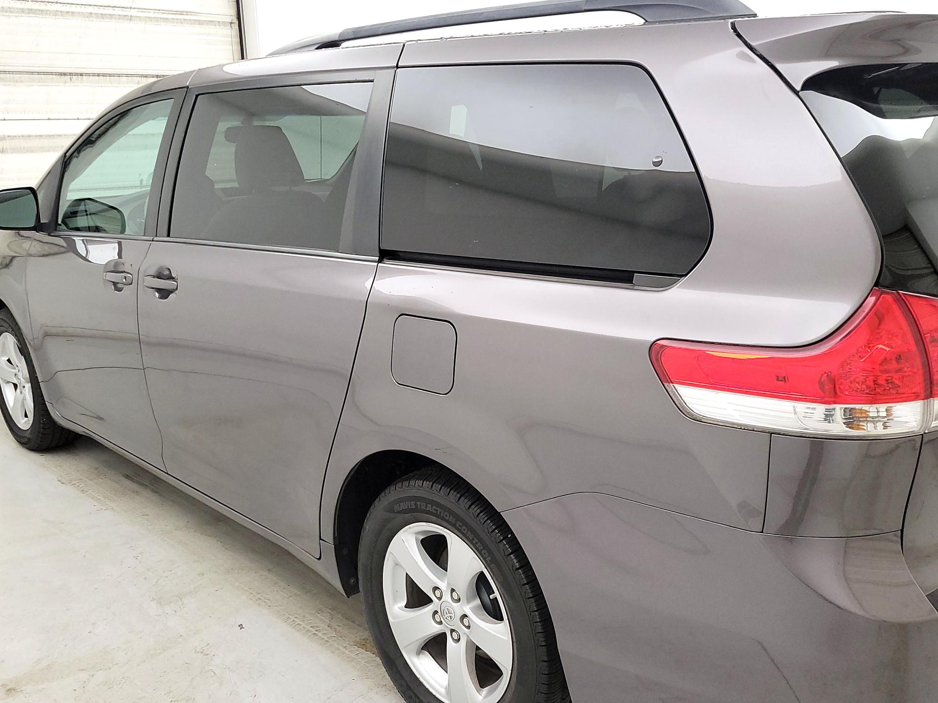 Thumbnail: 2014 Toyota Sienna - 7