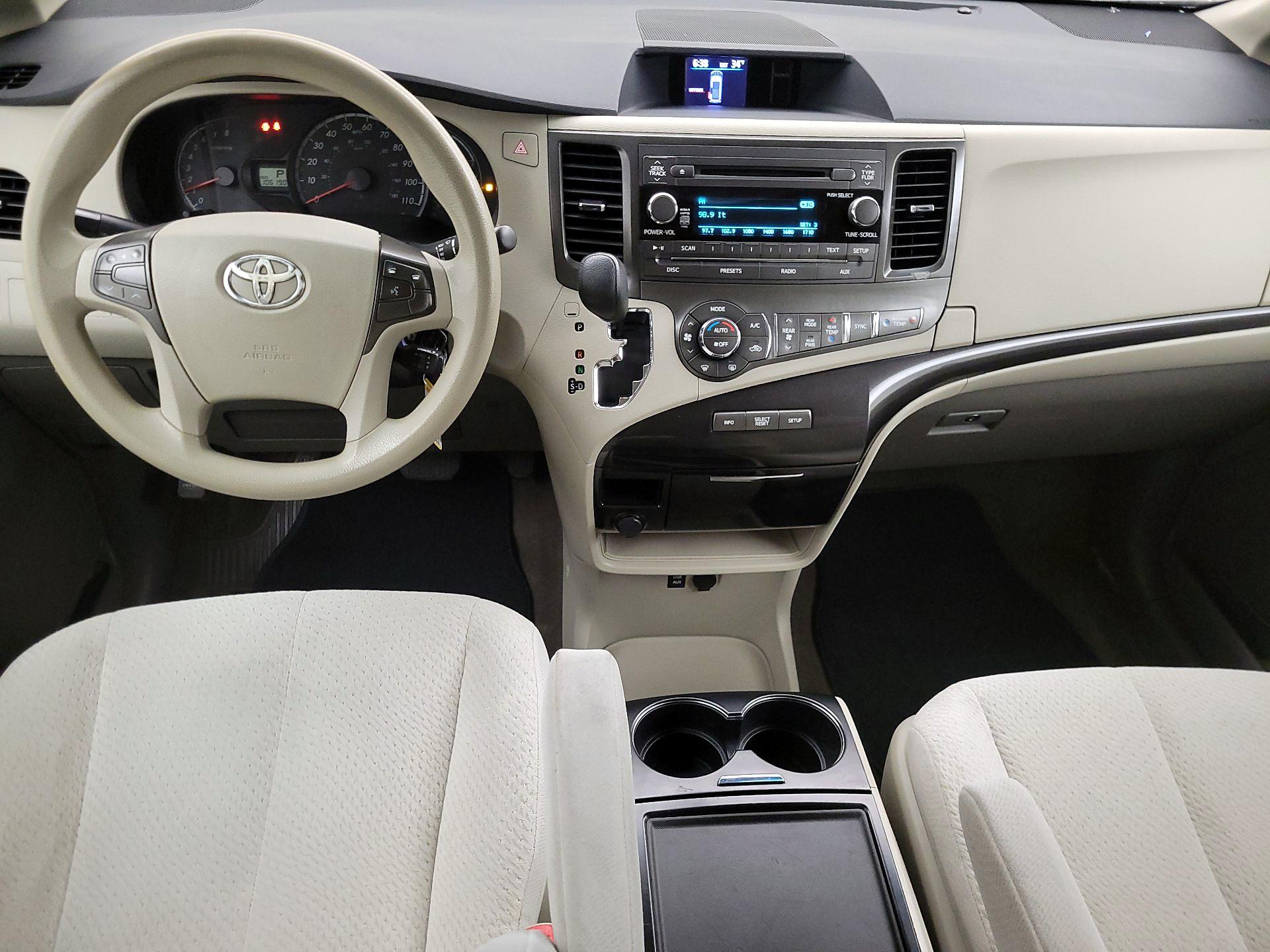 Thumbnail: 2014 Toyota Sienna - 8