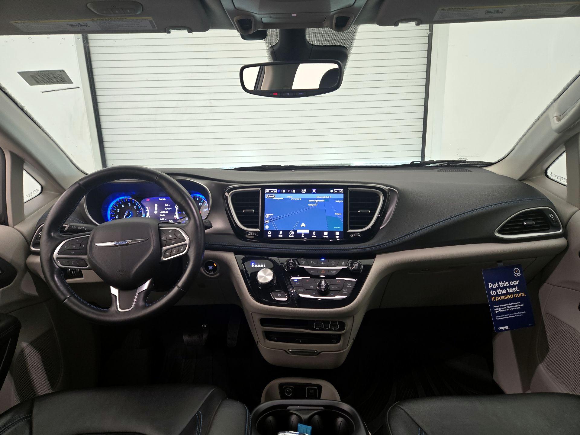 Thumbnail: 2021 Chrysler Pacifica - 9