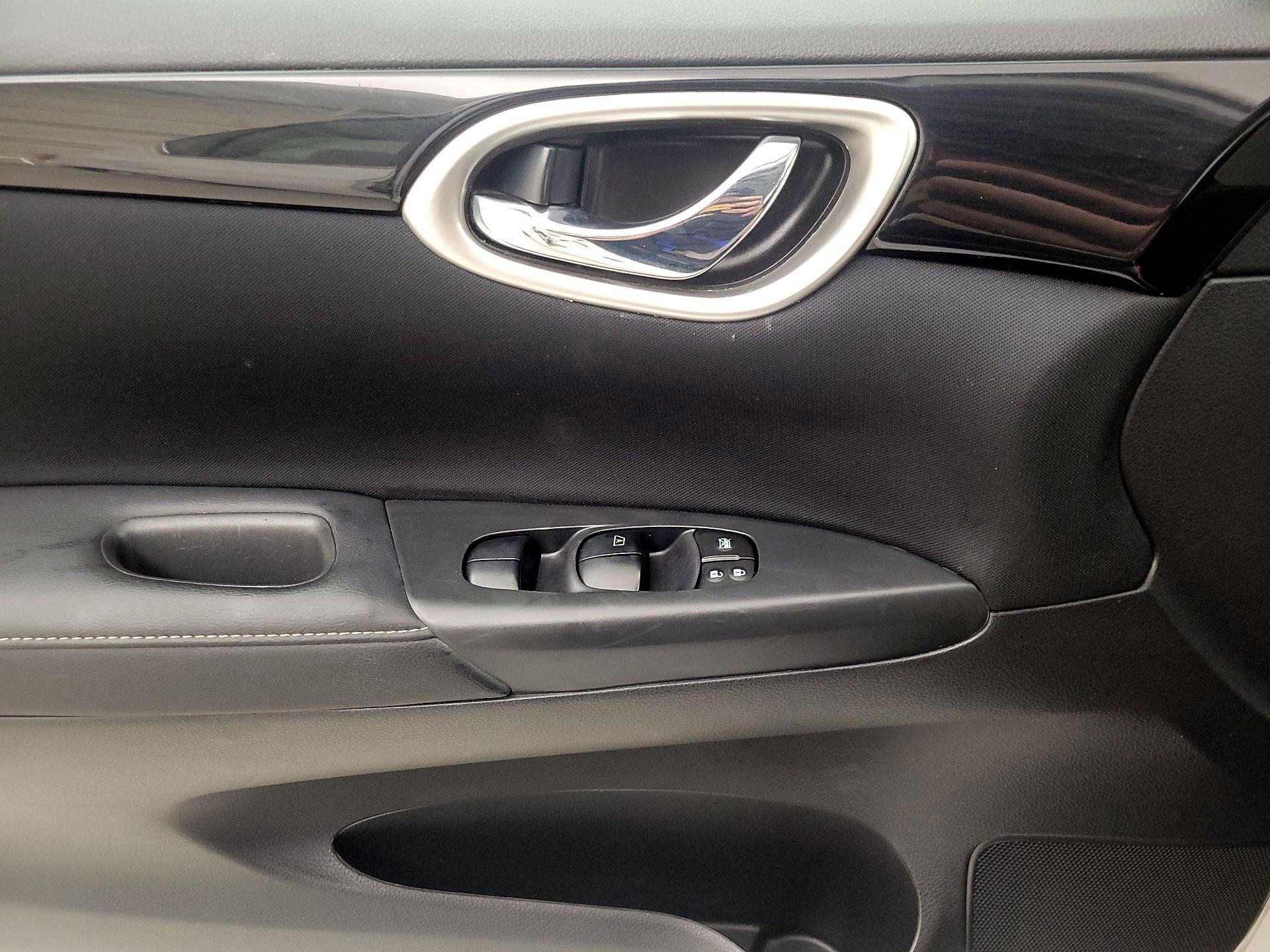 Thumbnail: 2016 Nissan Sentra - 12