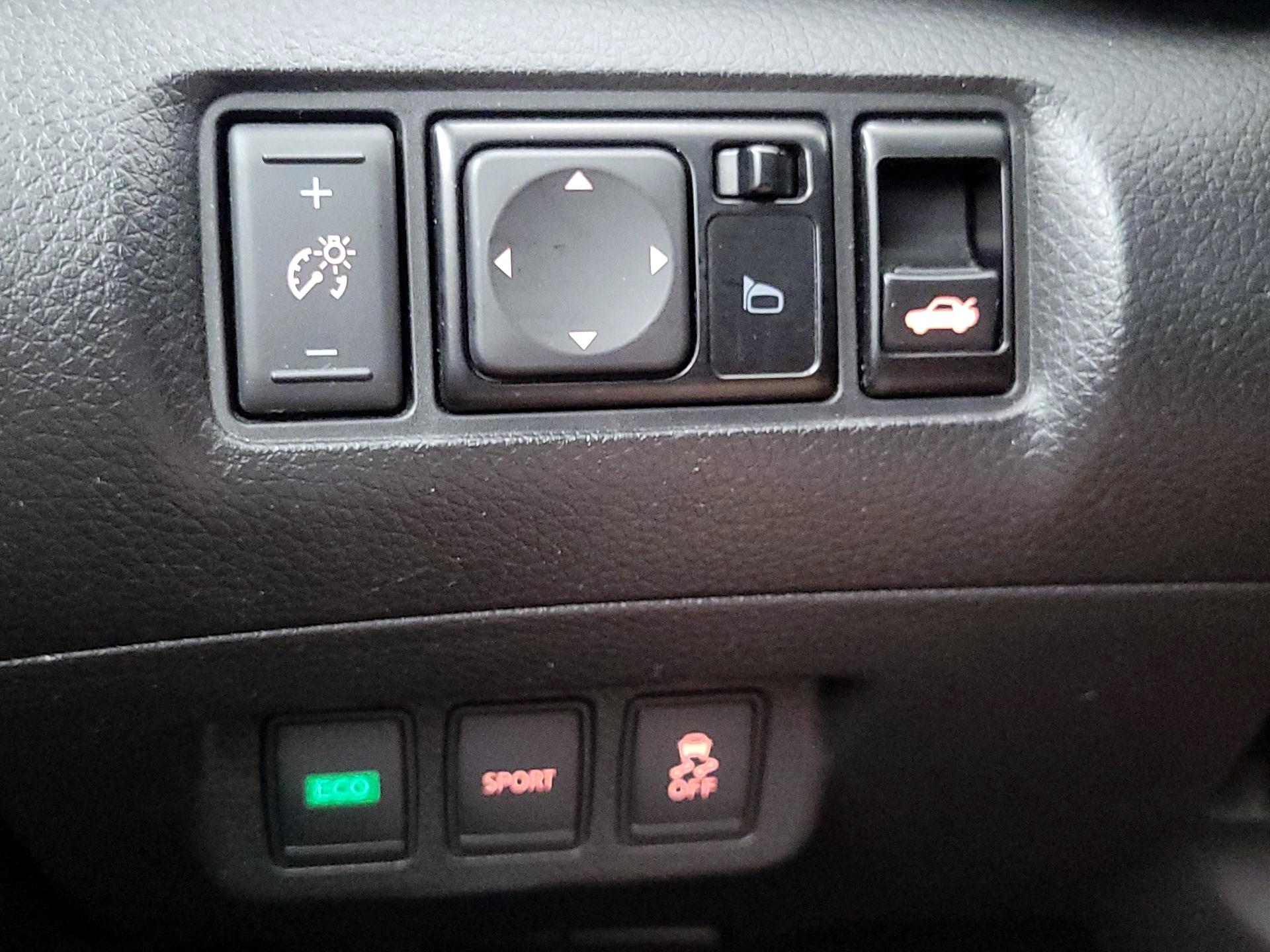 Thumbnail: 2016 Nissan Sentra - 13