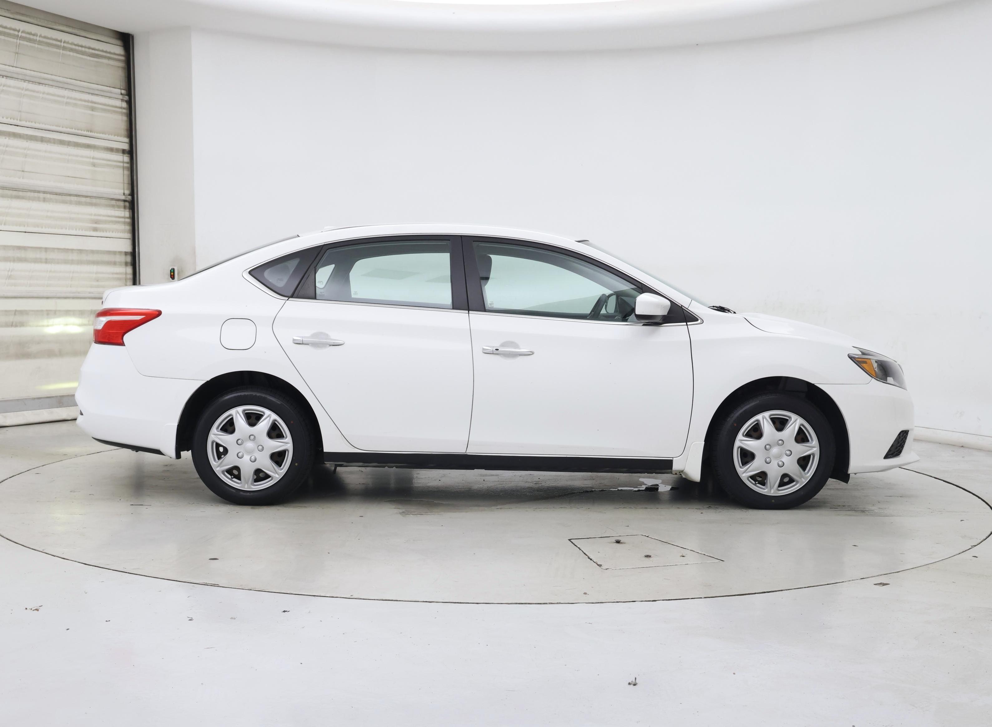 Thumbnail: 2016 Nissan Sentra - 7