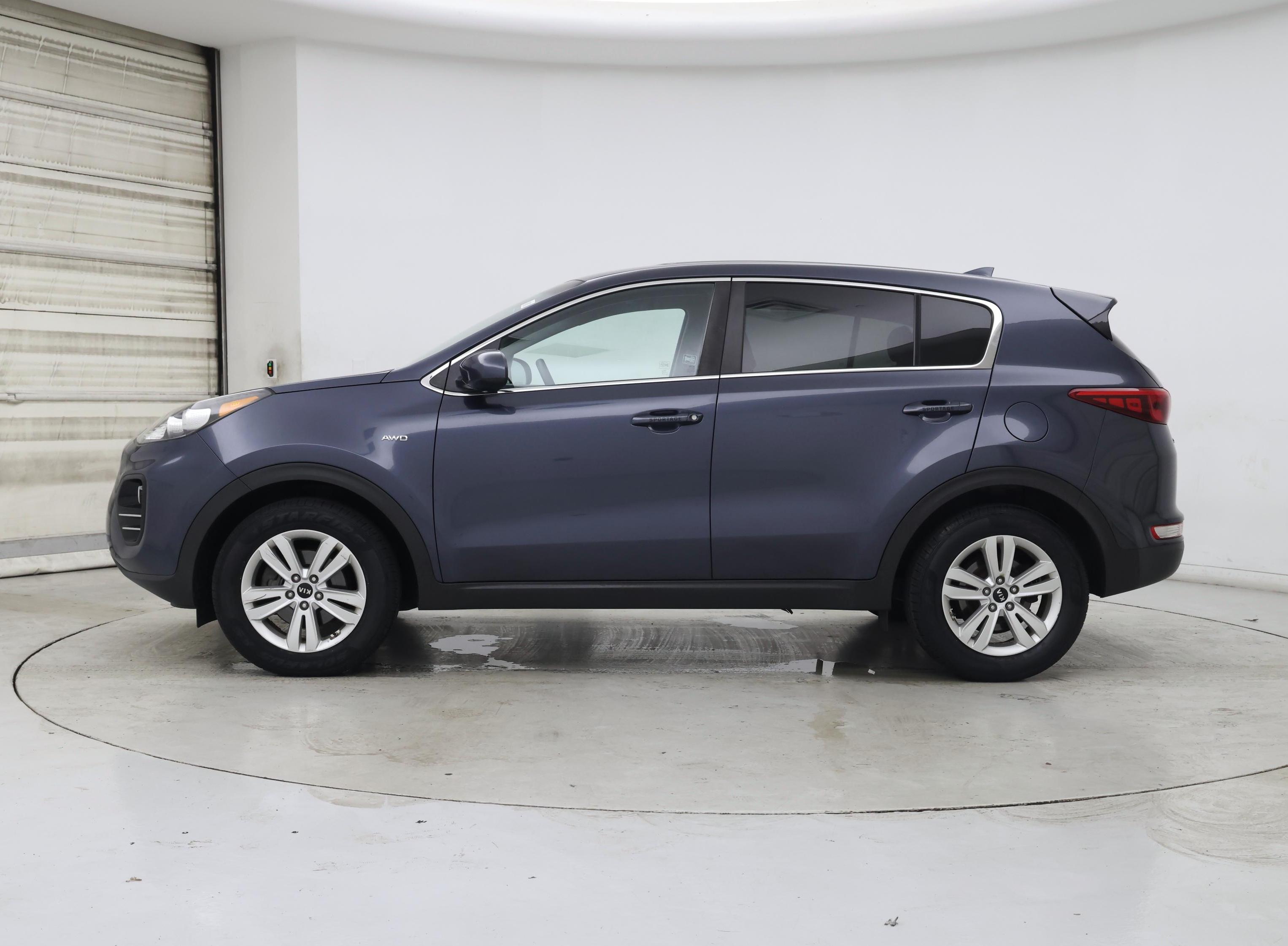 Thumbnail: 2019 Kia Sportage - 3
