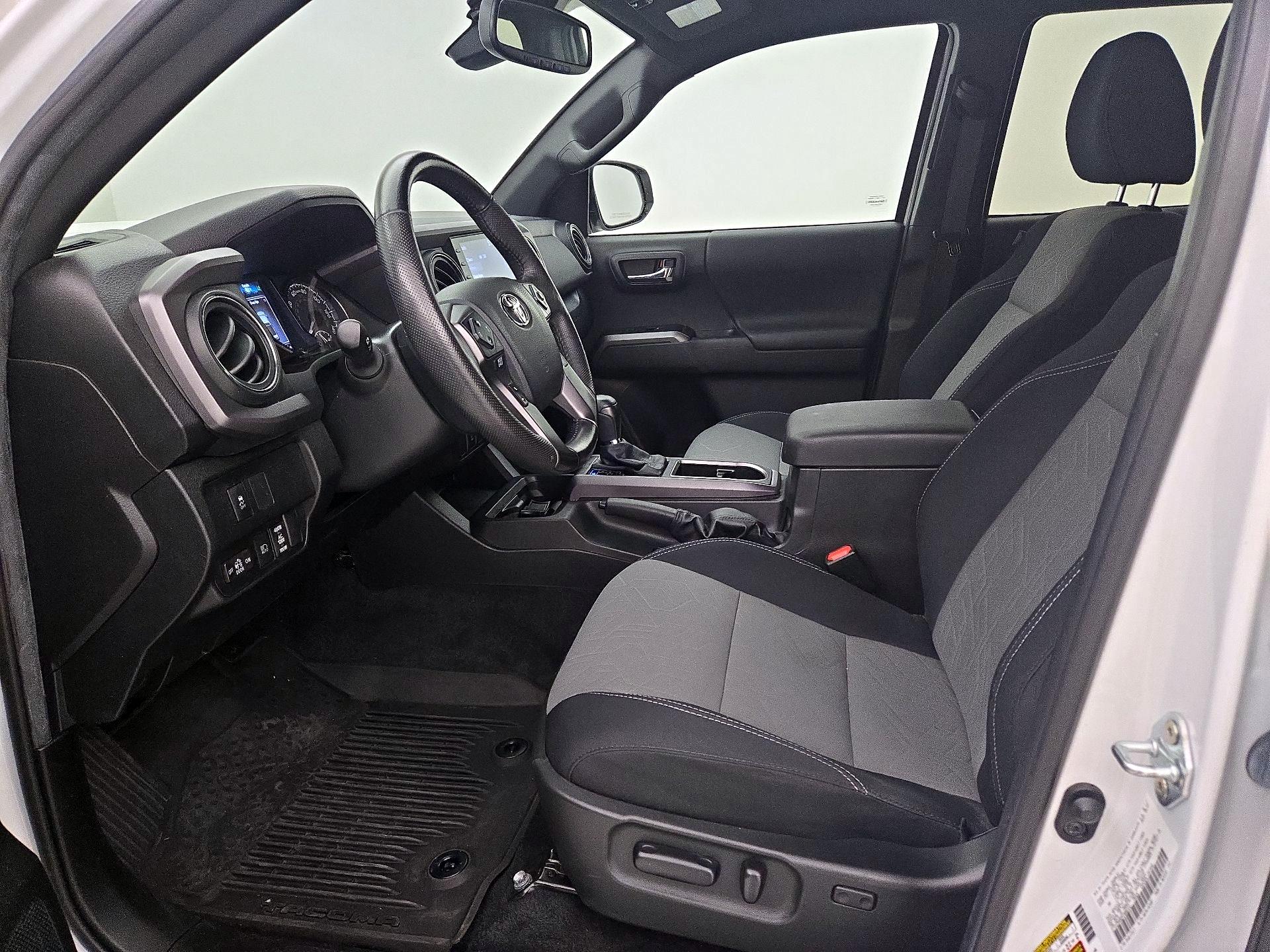 Thumbnail: 2022 Toyota Tacoma - 11