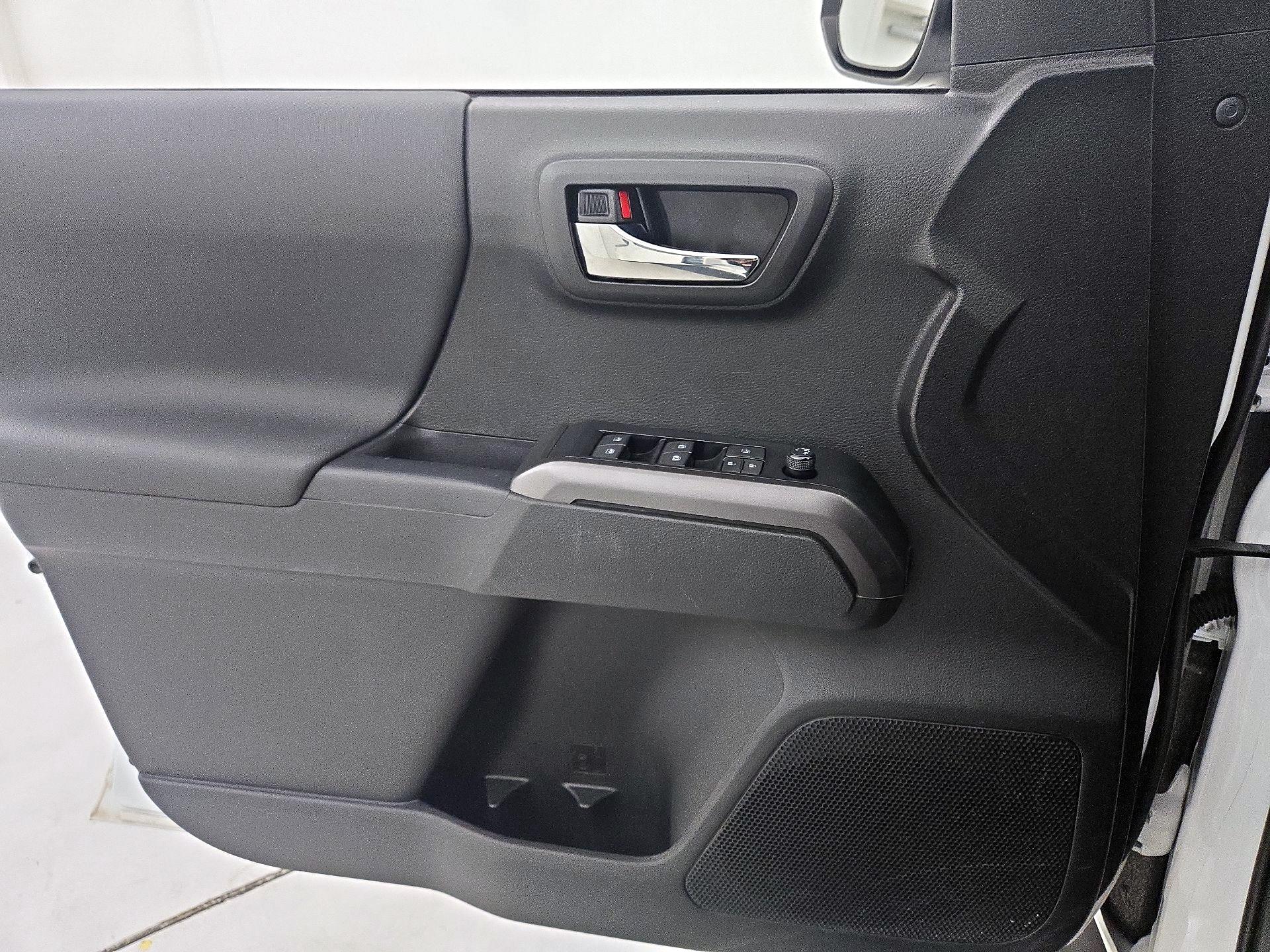 Thumbnail: 2022 Toyota Tacoma - 12