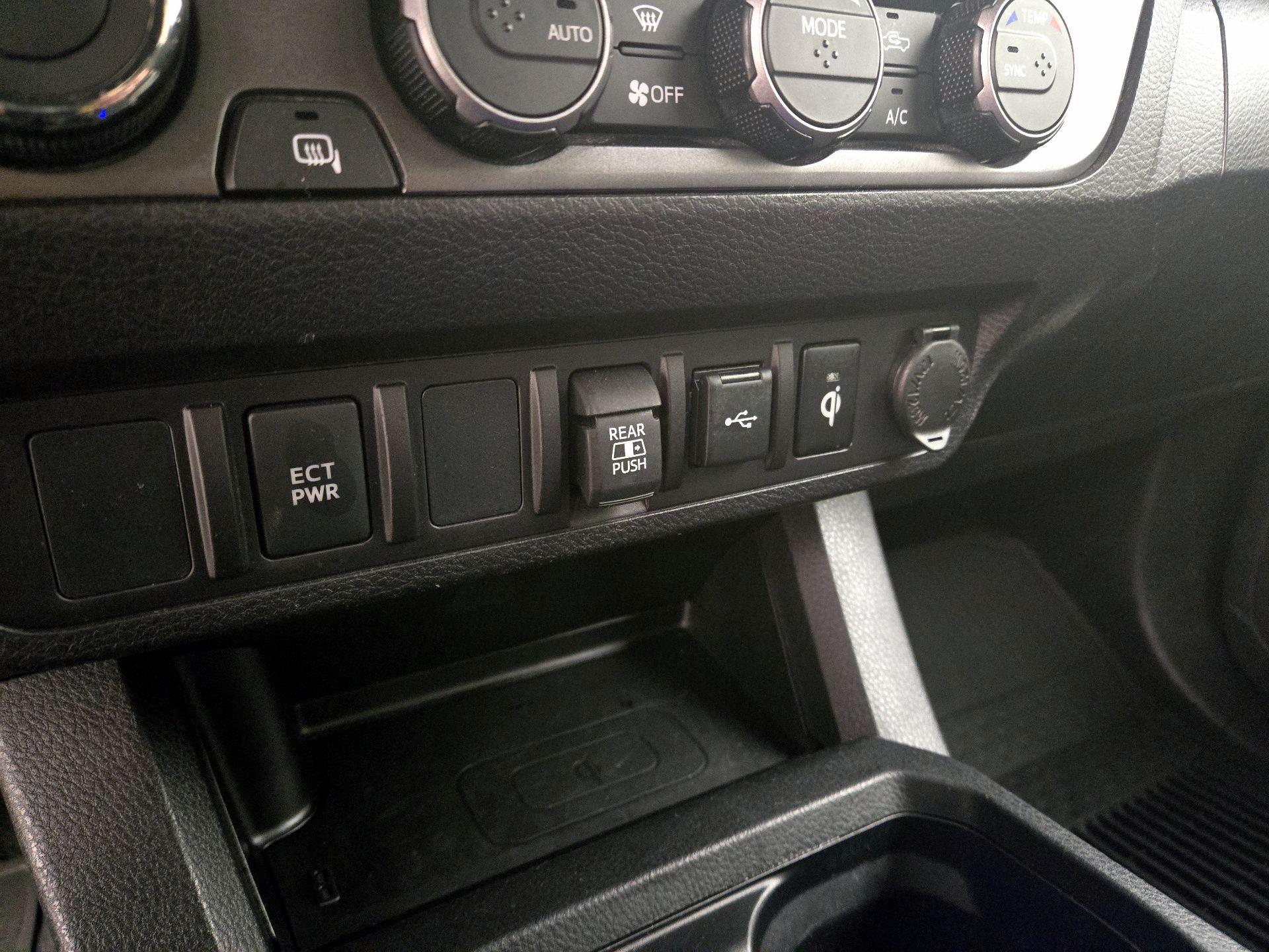 Thumbnail: 2022 Toyota Tacoma - 18