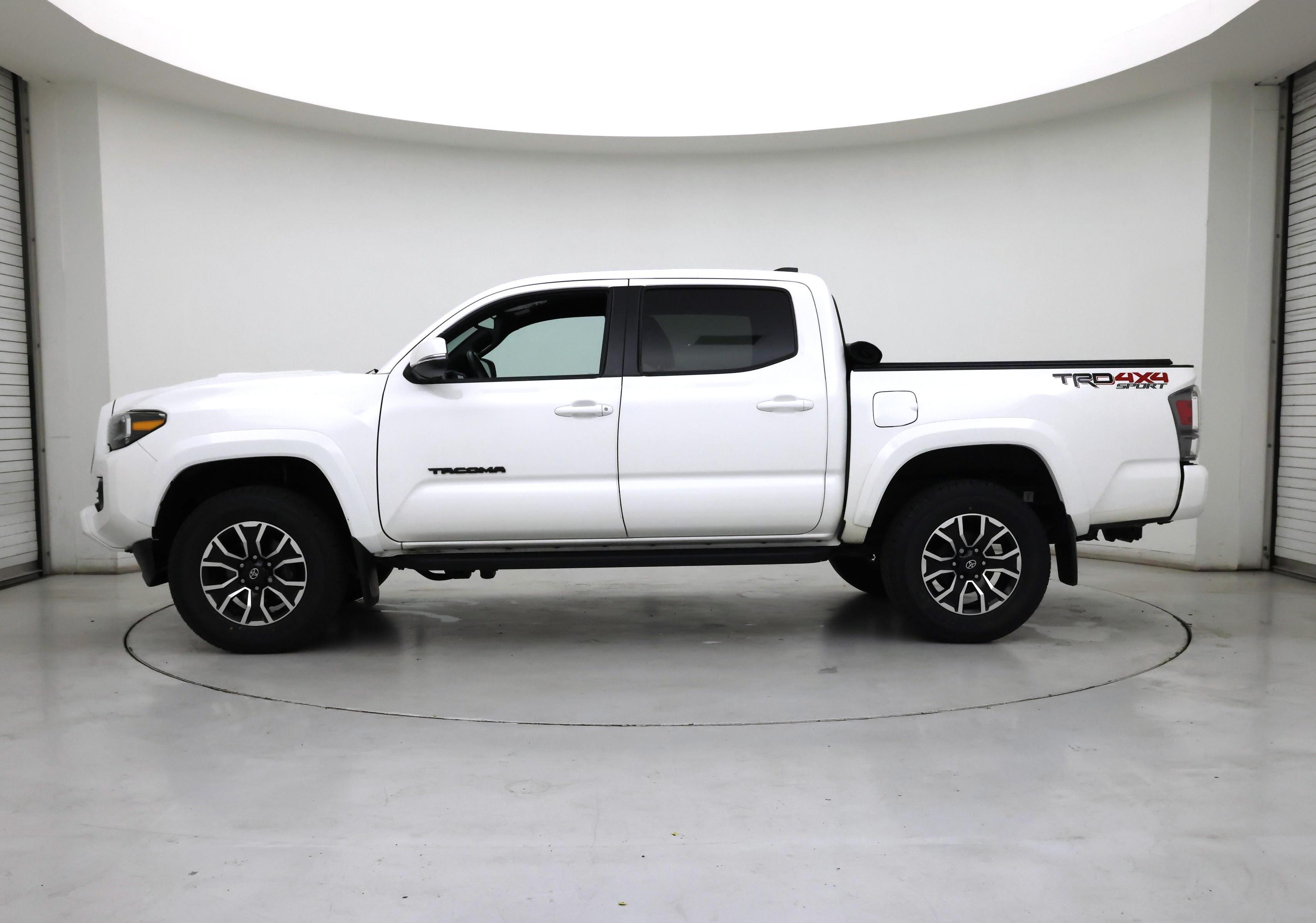 Thumbnail: 2022 Toyota Tacoma - 3