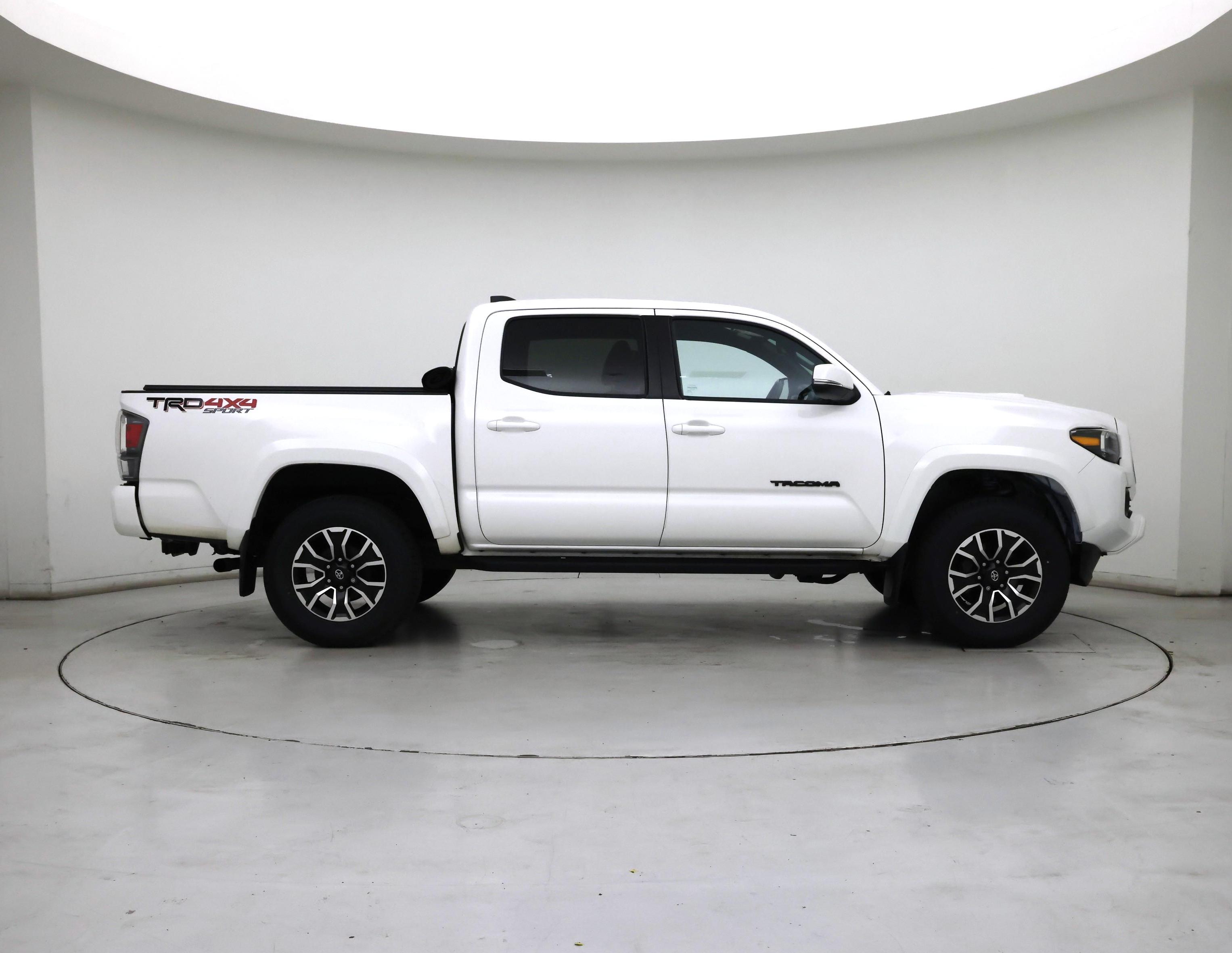Thumbnail: 2022 Toyota Tacoma - 7