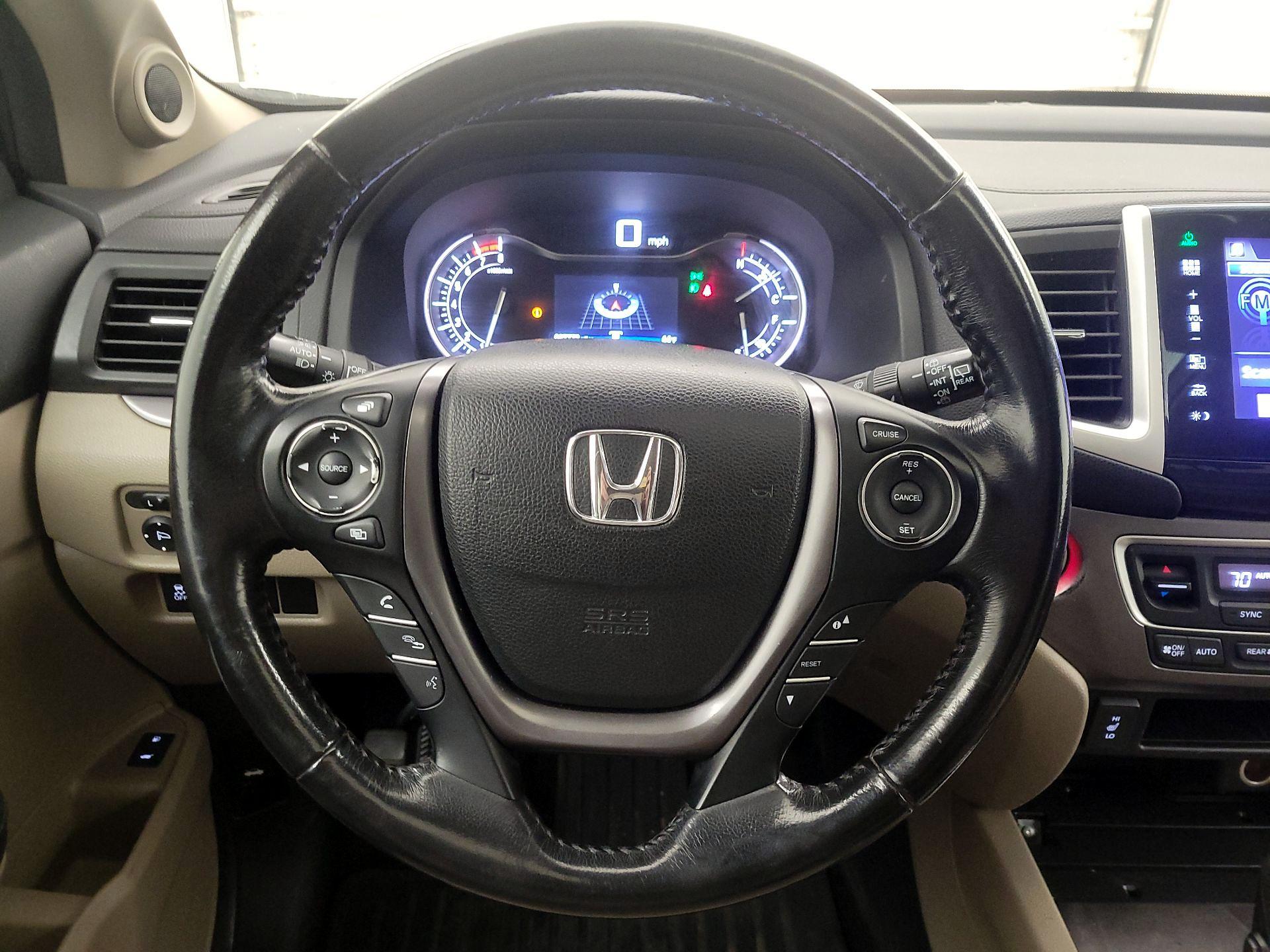 Thumbnail: 2016 Honda Pilot - 10