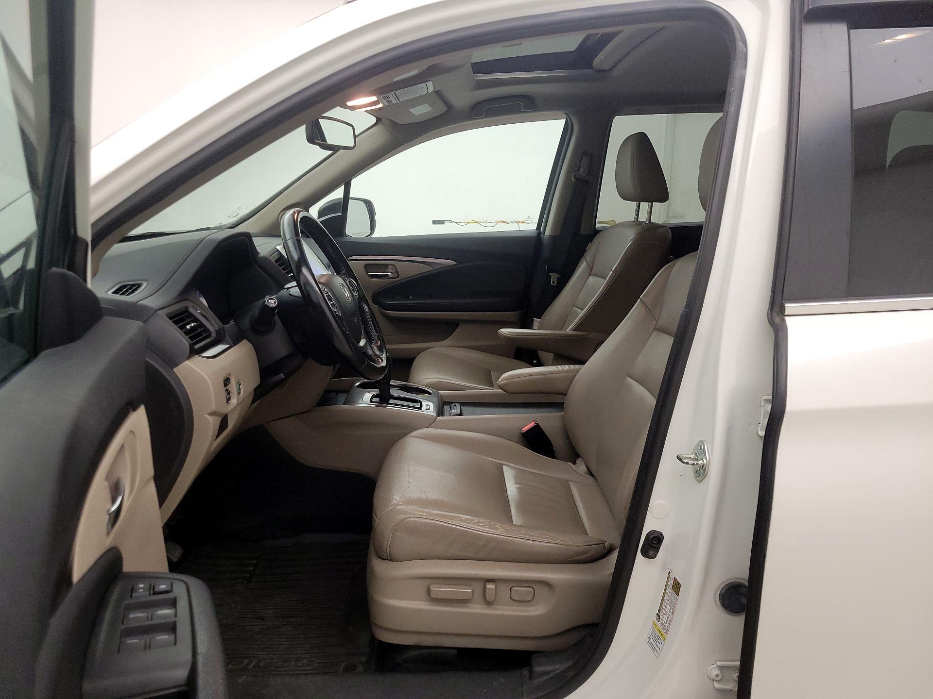 Thumbnail: 2016 Honda Pilot - 11