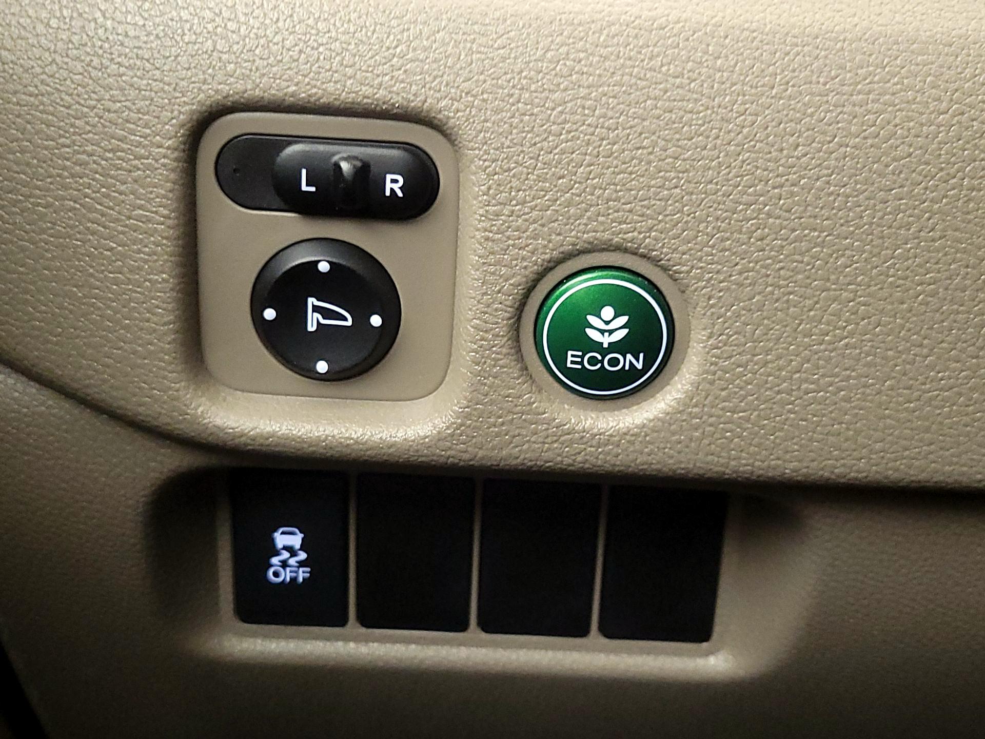Thumbnail: 2016 Honda Pilot - 13