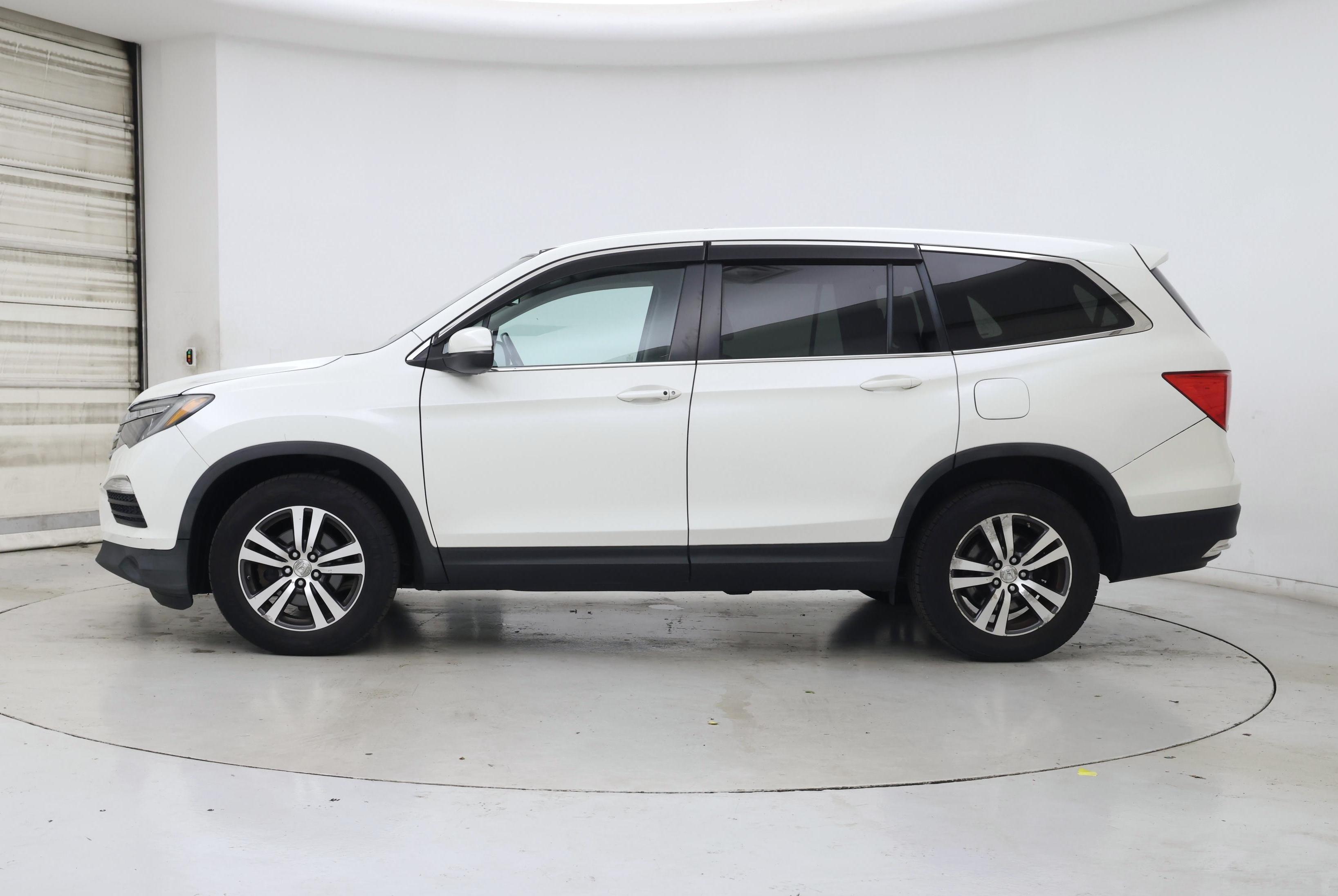Thumbnail: 2016 Honda Pilot - 3