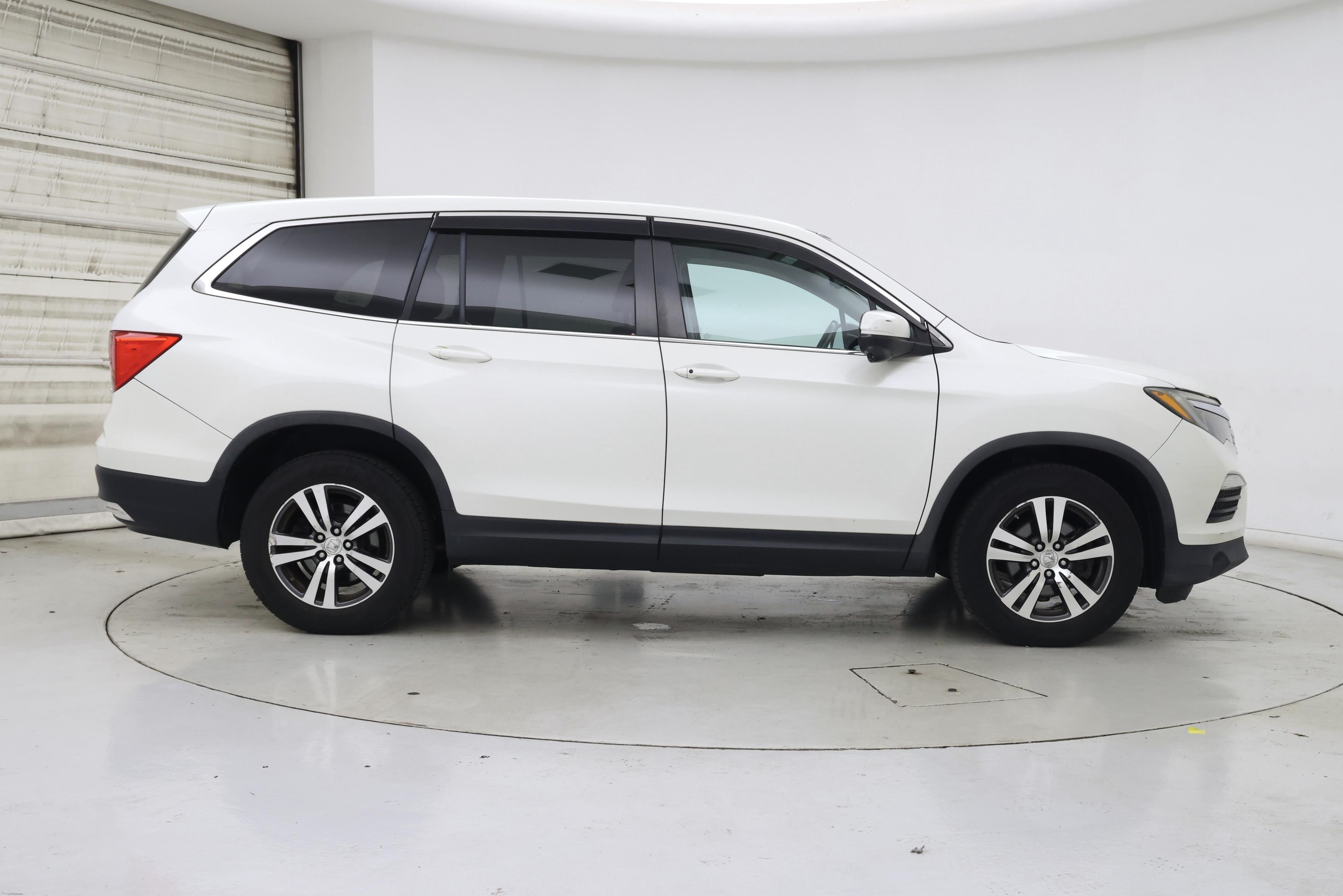 Thumbnail: 2016 Honda Pilot - 7